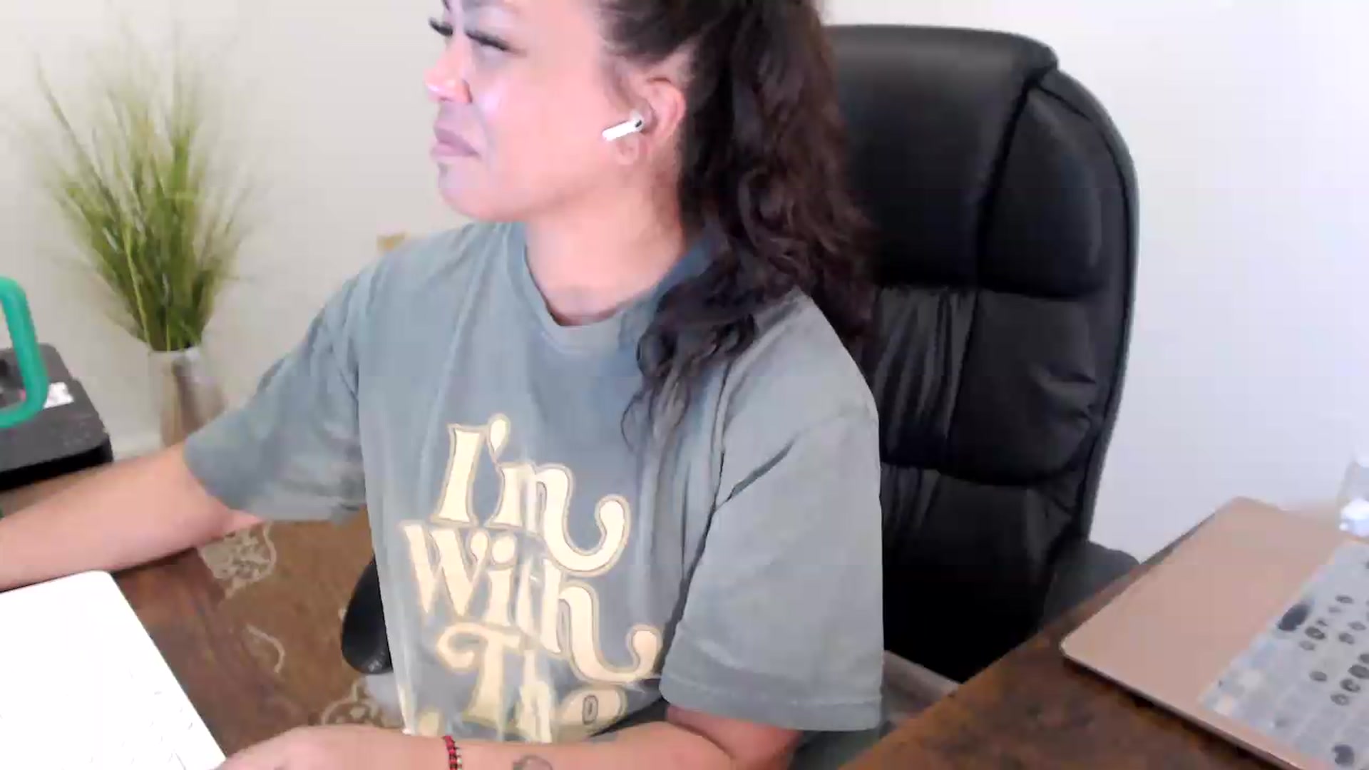 Gallery image thumbnail from MickaylaStar's myfreecams stream on, 07/23/2026, 15:33 image 7 of 20