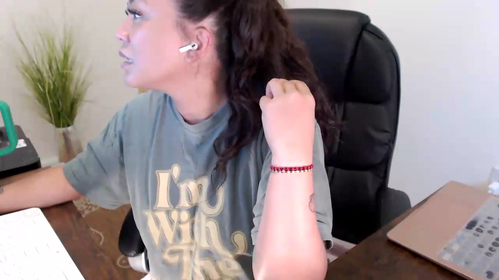 Gallery image thumbnail from MickaylaStar's myfreecams stream on, 07/23/2026, 15:33 image 6 of 20
