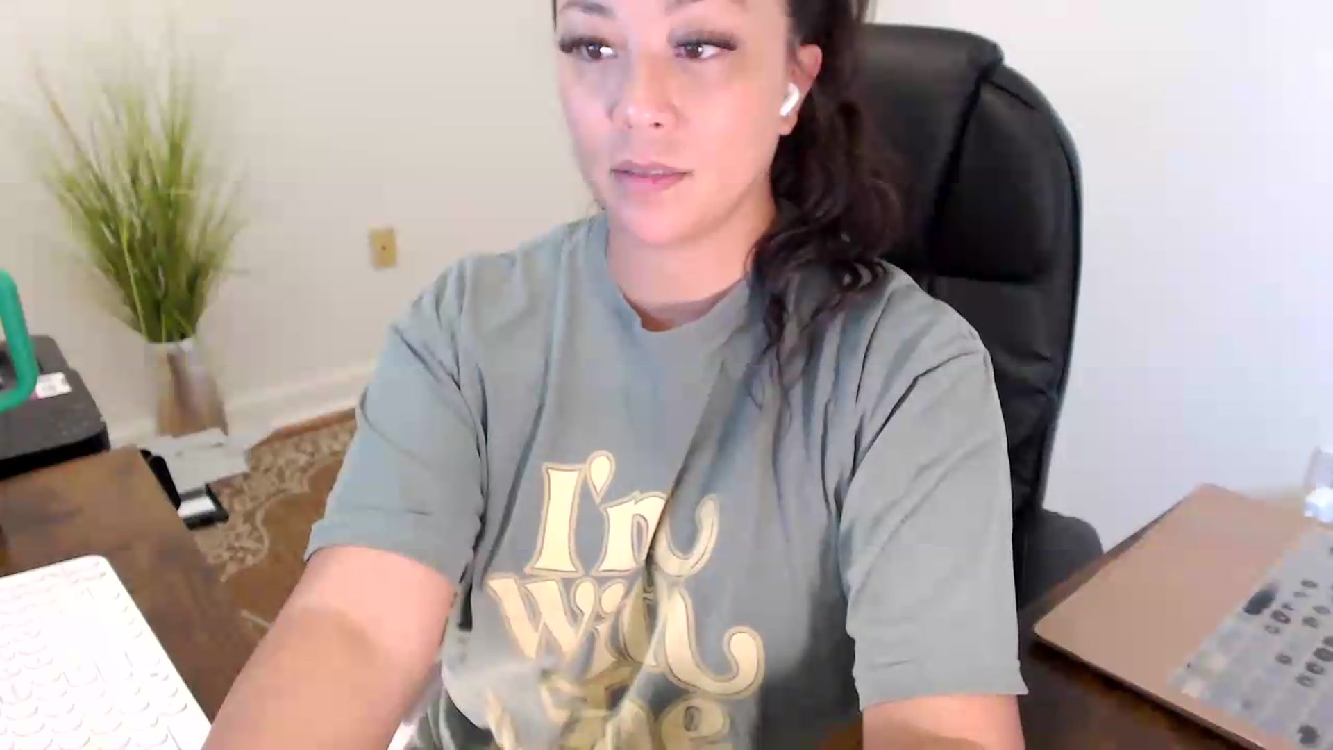 Gallery image thumbnail from MickaylaStar's myfreecams stream on, 07/23/2026, 15:33 image 16 of 20