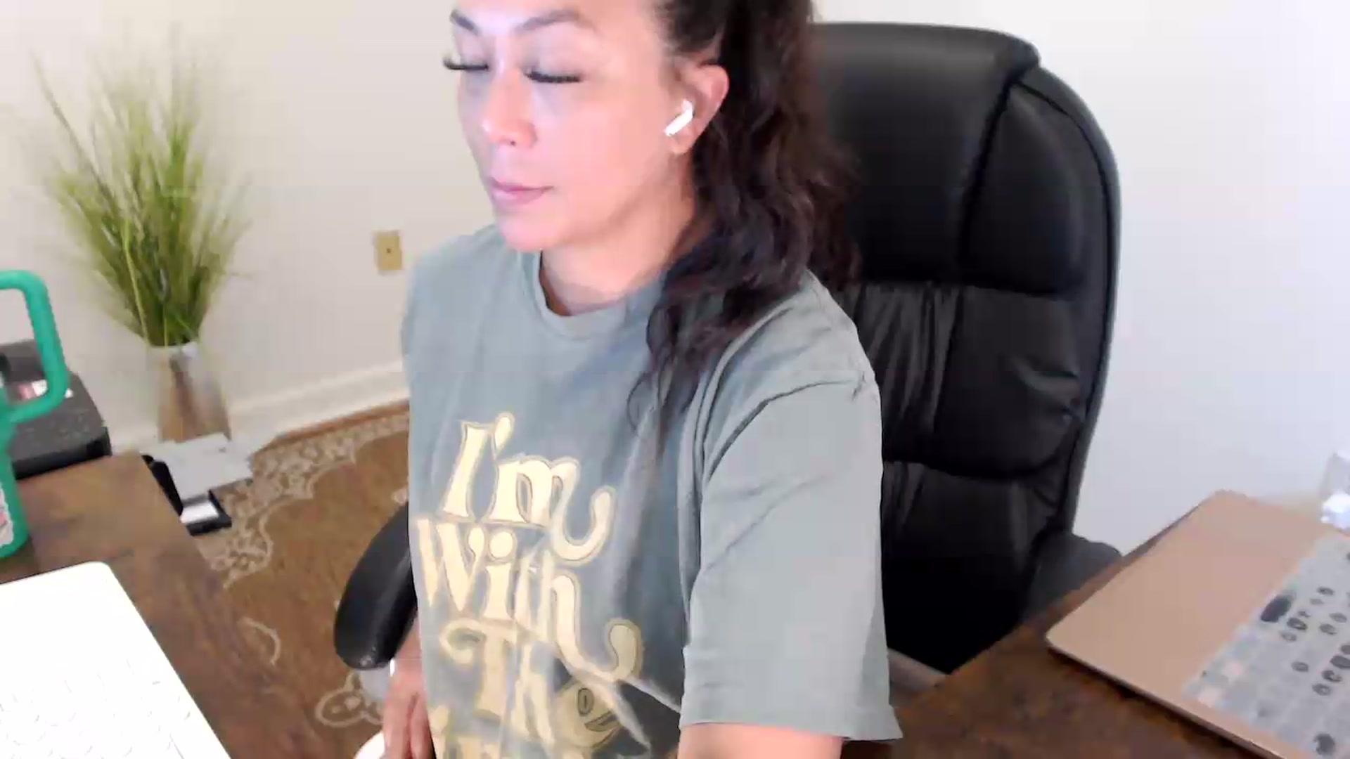 Gallery image thumbnail from MickaylaStar's myfreecams stream on, 07/23/2026, 15:33 image 9 of 20