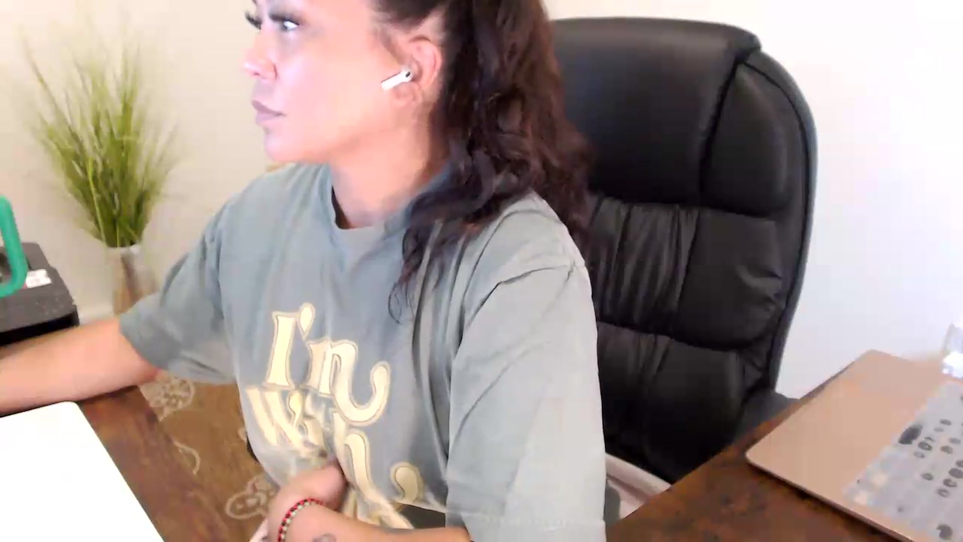 Gallery image thumbnail from MickaylaStar's myfreecams stream on, 07/23/2026, 15:33 image 15 of 20