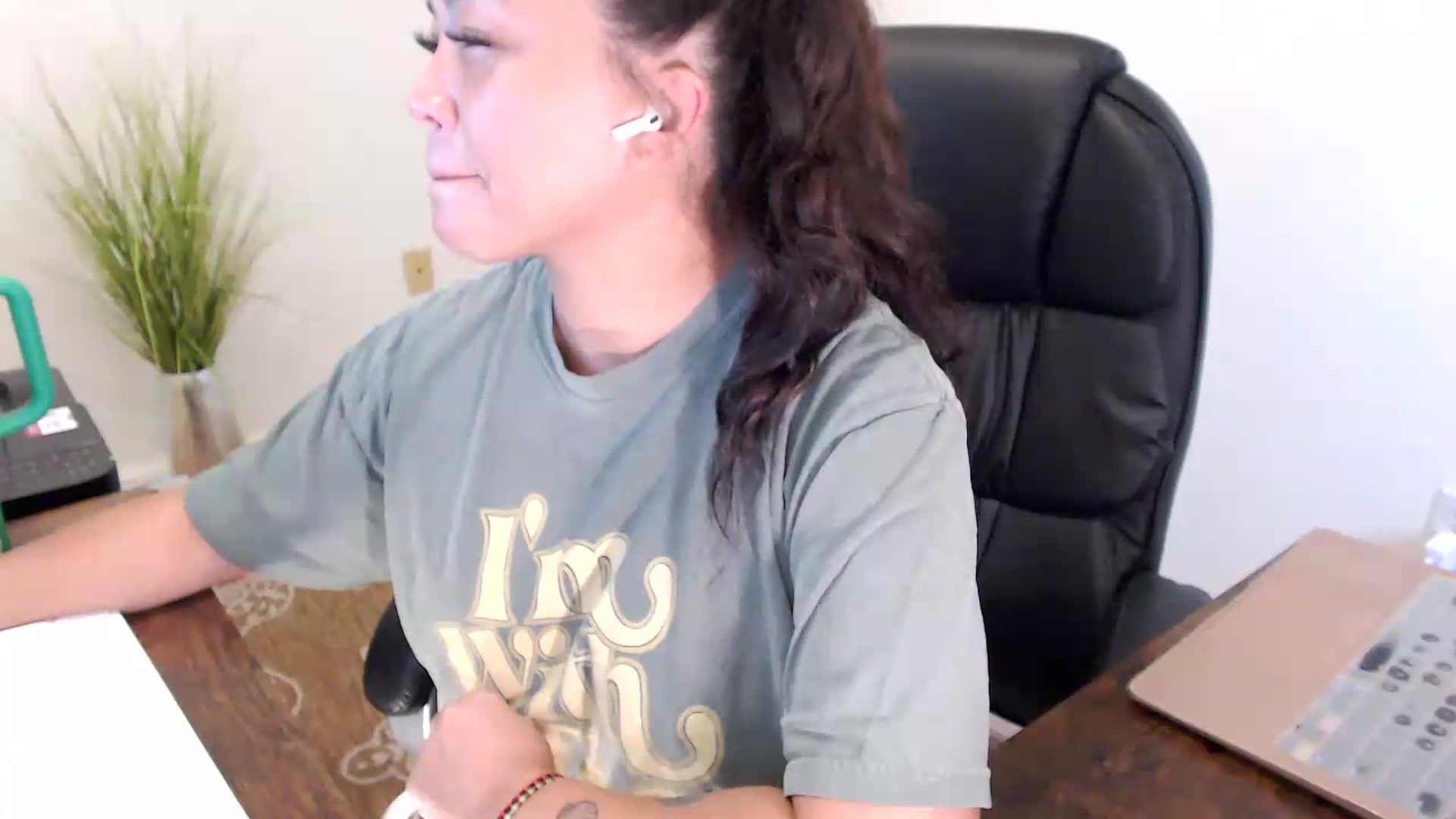 Gallery image thumbnail from MickaylaStar's myfreecams stream on, 07/23/2026, 15:33 image 2 of 20