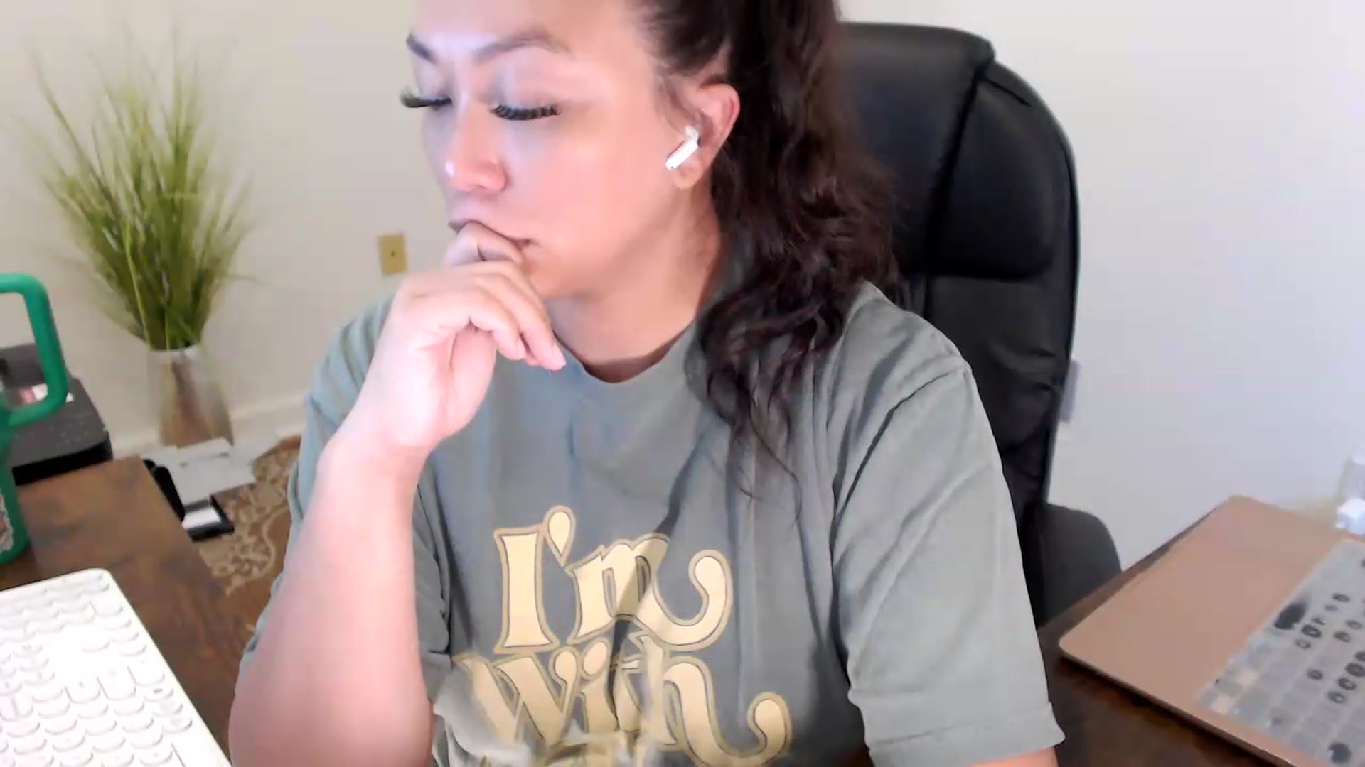 Gallery image thumbnail from MickaylaStar's myfreecams stream on, 07/23/2026, 15:33 image 10 of 20