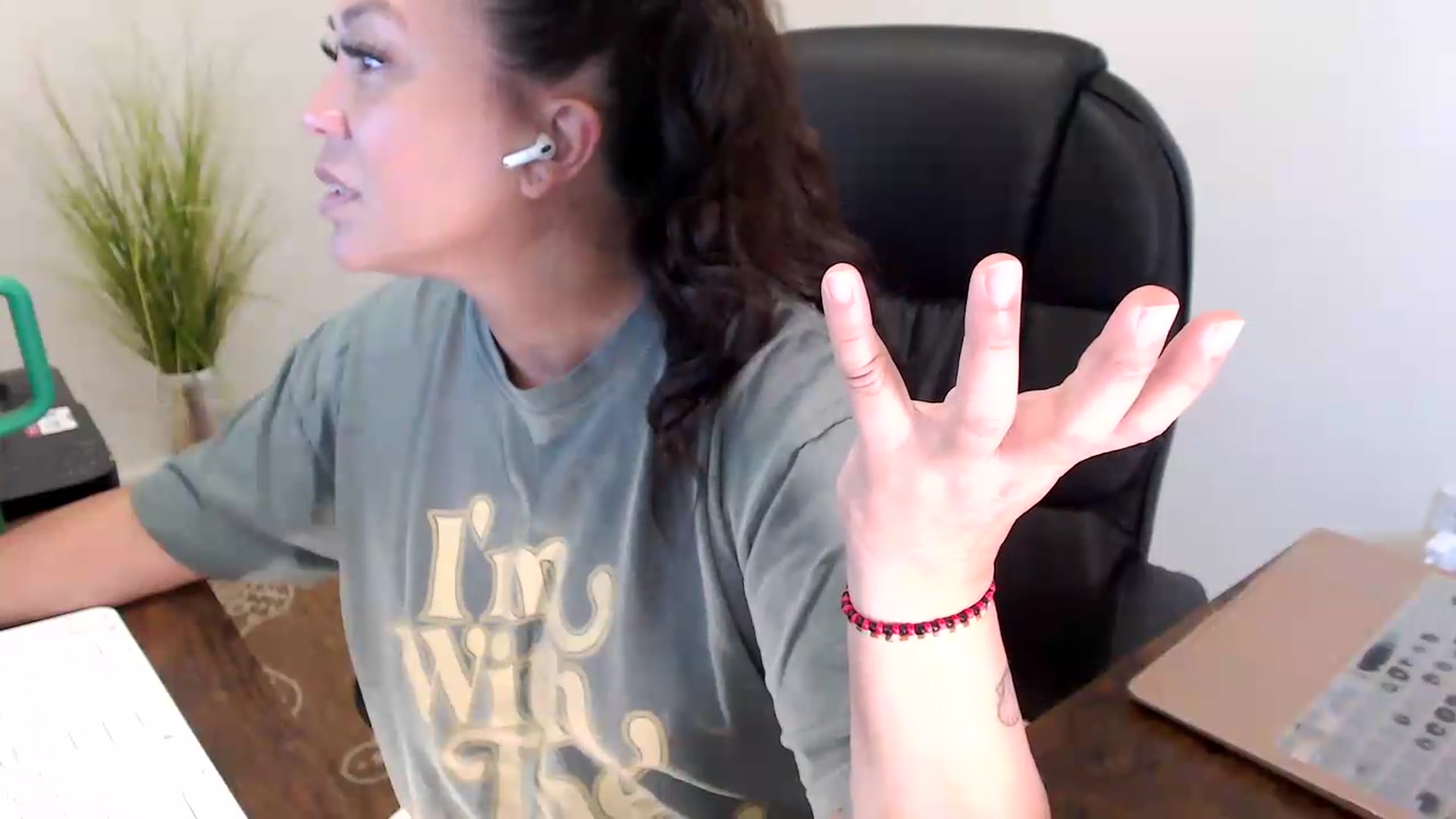 Gallery image thumbnail from MickaylaStar's myfreecams stream on, 07/23/2026, 15:33 image 4 of 20