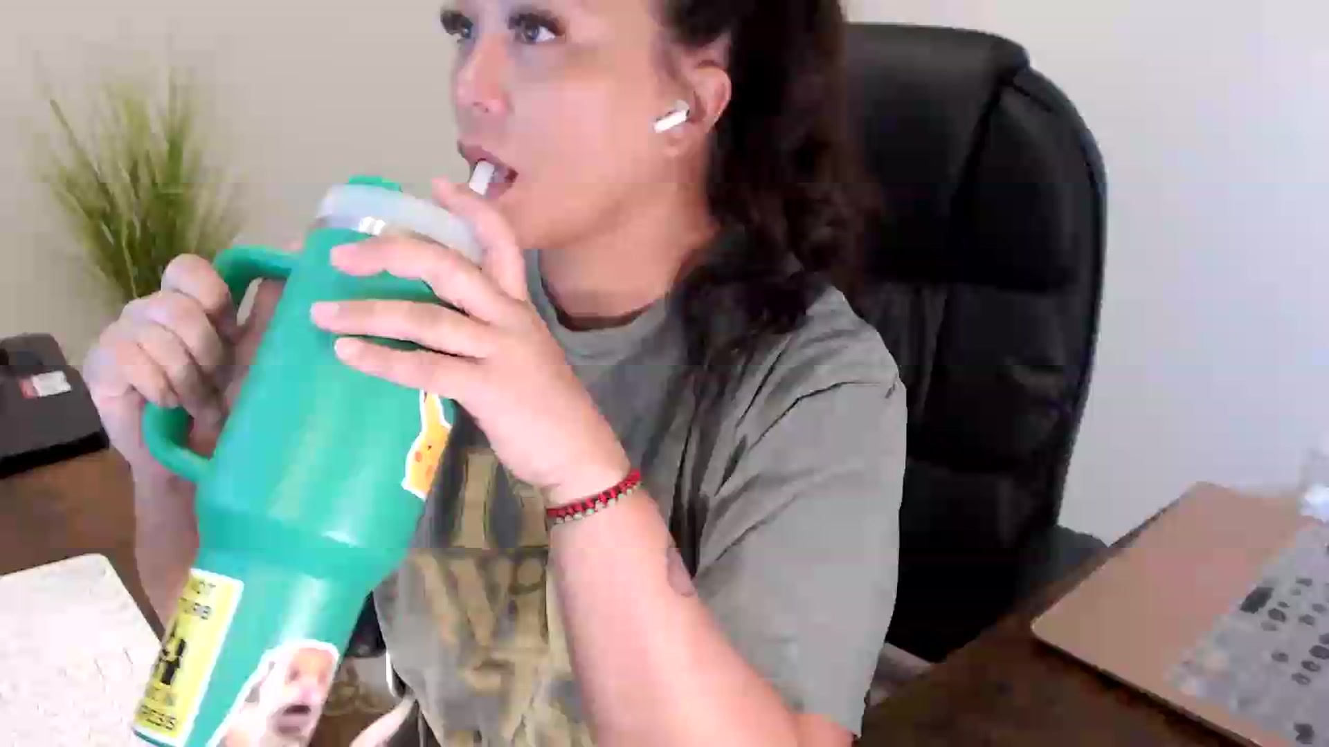 Gallery image thumbnail from MickaylaStar's myfreecams stream on, 07/23/2026, 15:33 image 14 of 20
