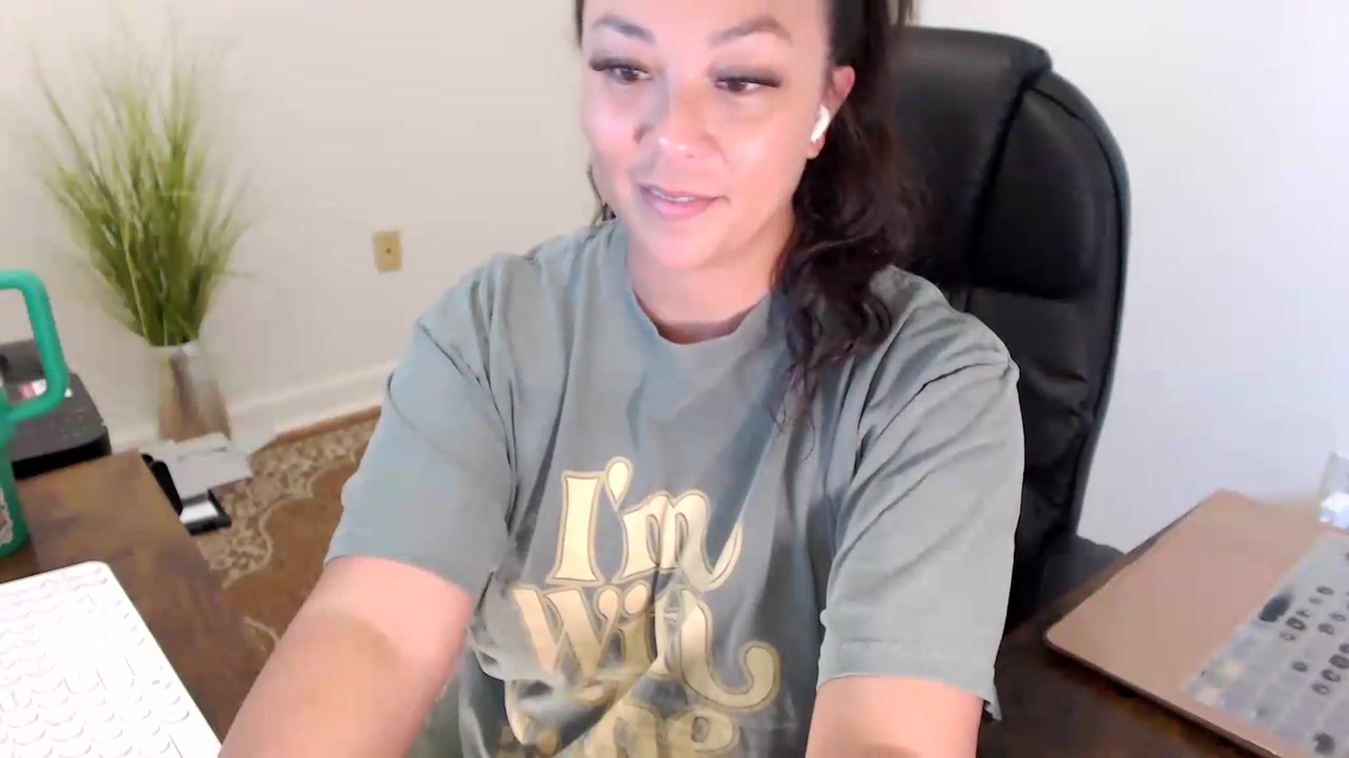 Gallery image thumbnail from MickaylaStar's myfreecams stream on, 07/23/2026, 15:33 image 13 of 20