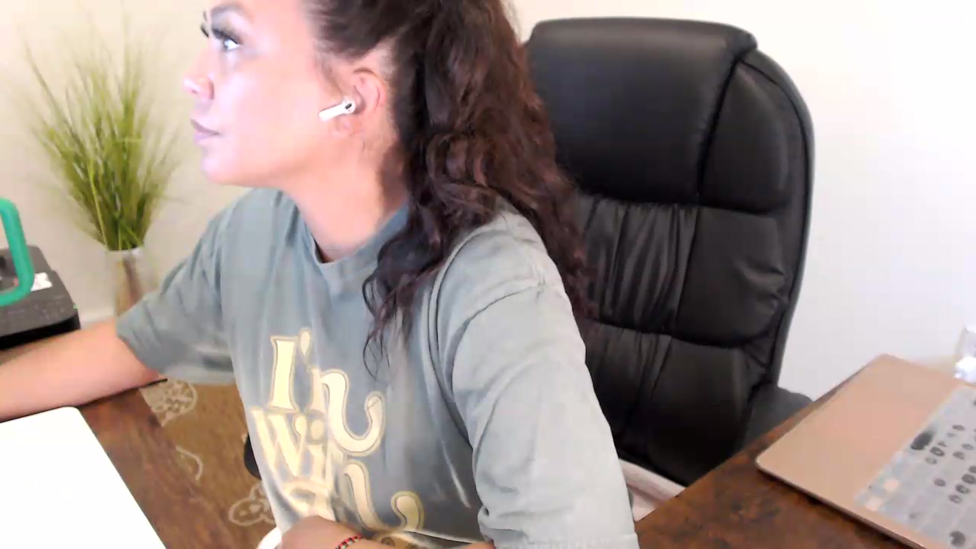 Gallery image thumbnail from MickaylaStar's myfreecams stream on, 07/23/2026, 15:33 image 8 of 20