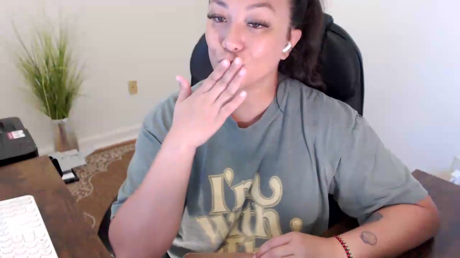 Gallery image thumbnail from MickaylaStar's myfreecams stream on, 07/23/2026, 16:31 image 20 of 20