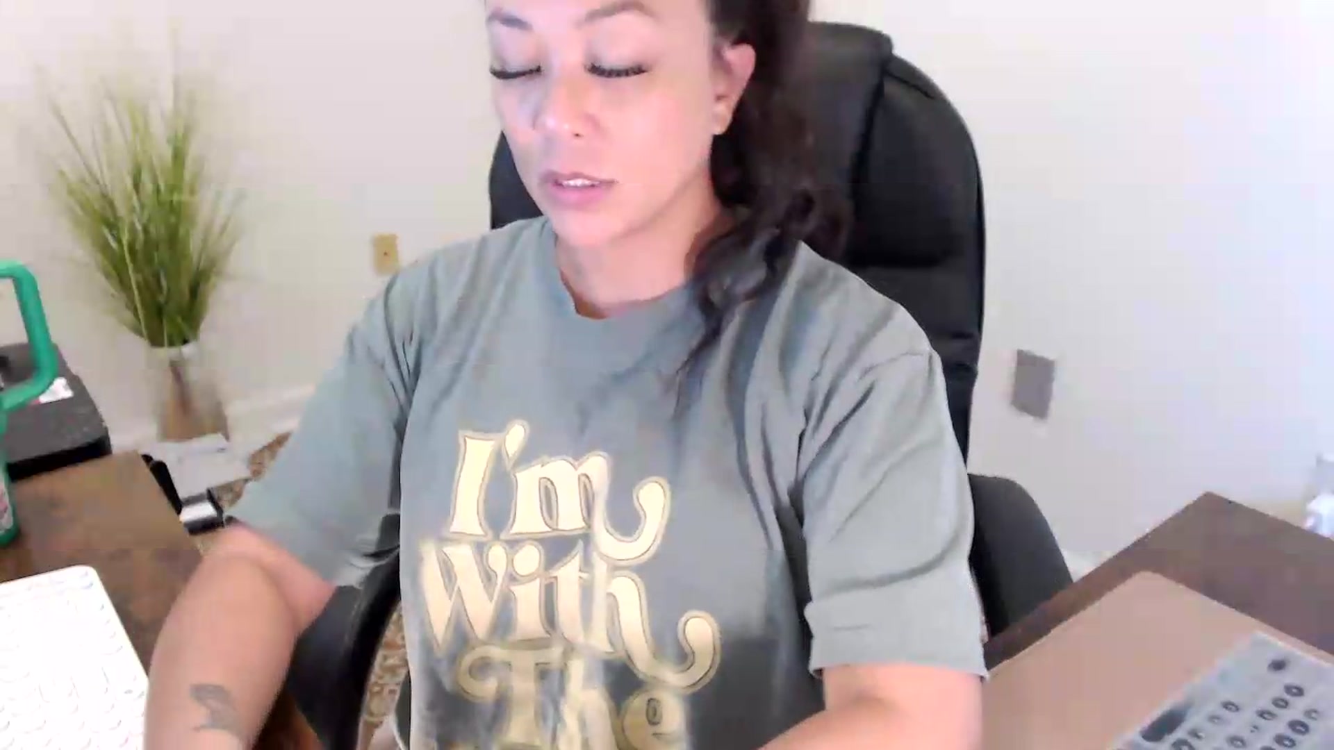 Gallery image thumbnail from MickaylaStar's myfreecams stream on, 07/23/2026, 16:31 image 8 of 20