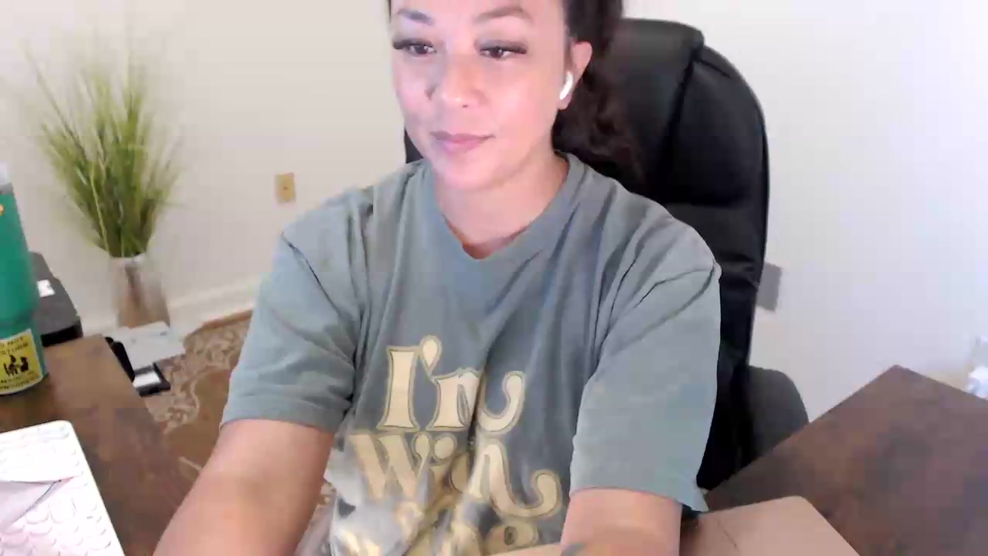 Gallery image thumbnail from MickaylaStar's myfreecams stream on, 07/23/2026, 17:36 image 2 of 20