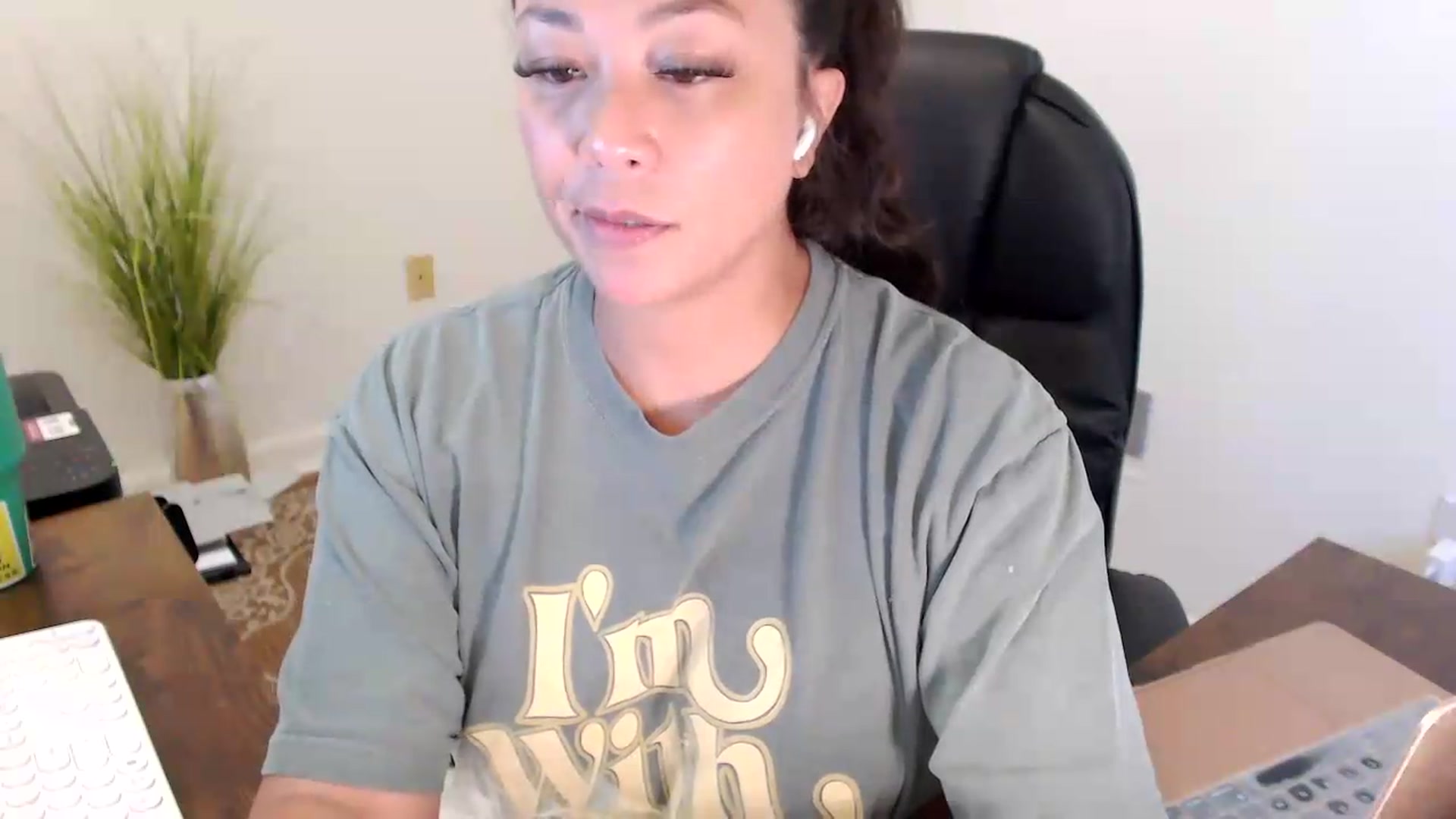 Gallery image thumbnail from MickaylaStar's myfreecams stream on, 07/23/2026, 17:36 image 5 of 20
