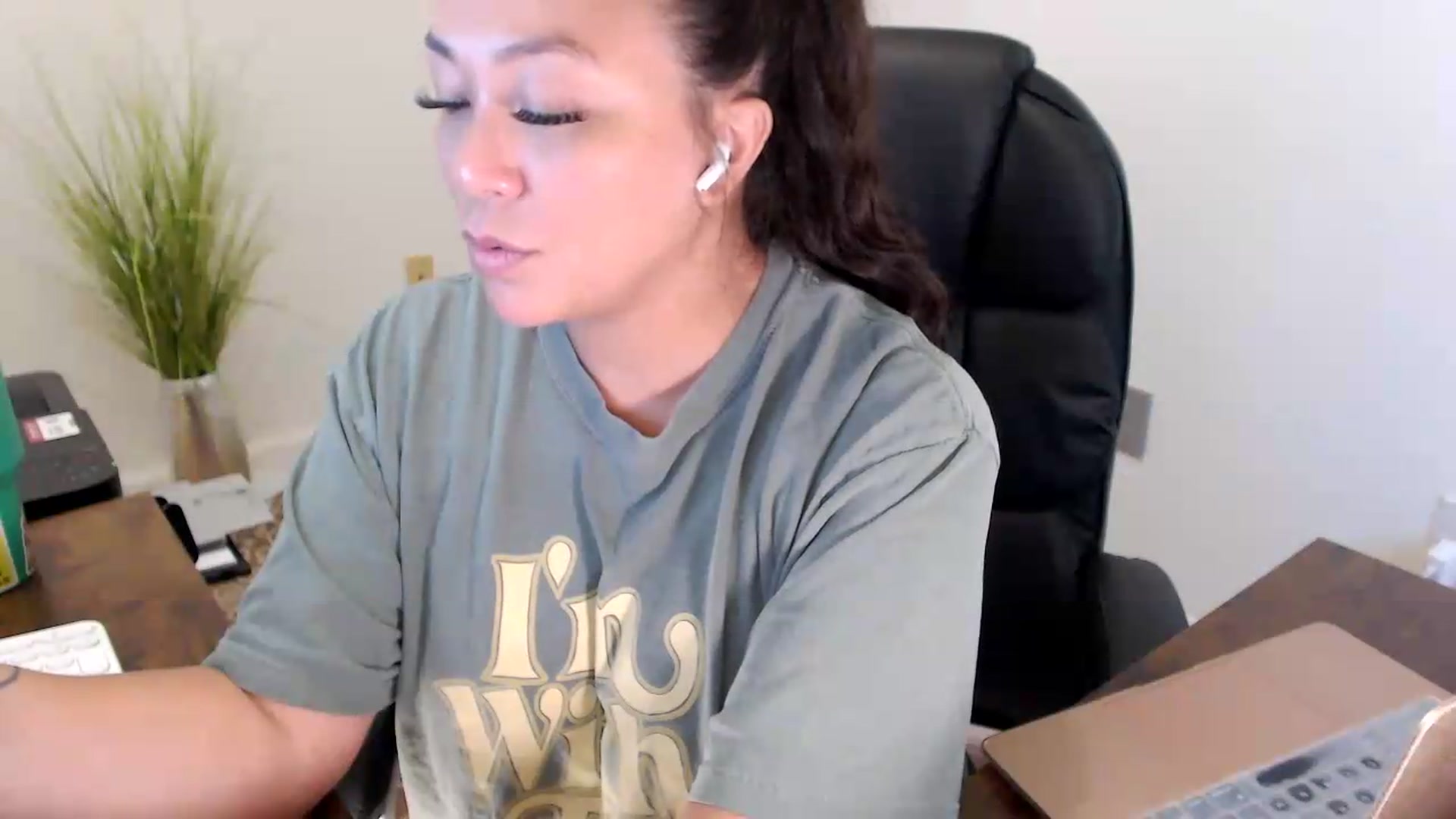 Gallery image thumbnail from MickaylaStar's myfreecams stream on, 07/23/2026, 17:36 image 11 of 20