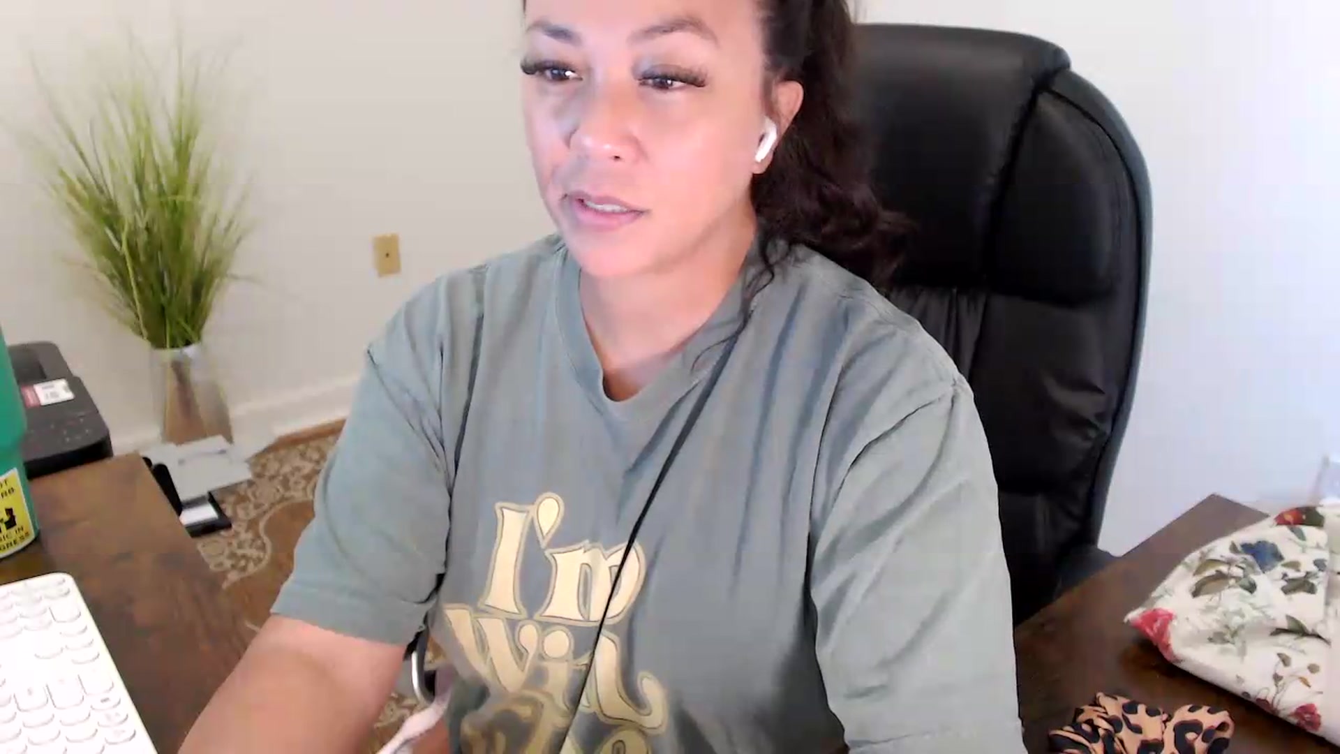 Gallery image thumbnail from MickaylaStar's myfreecams stream on, 07/23/2026, 19:12 image 15 of 20