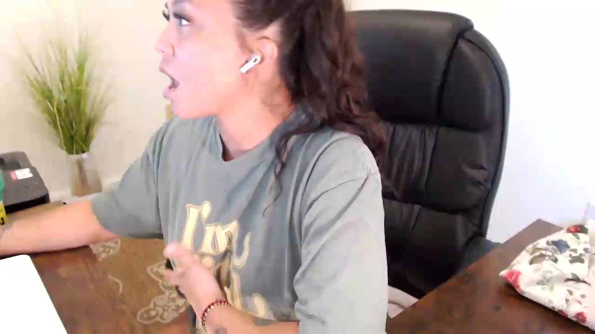 Gallery image thumbnail from MickaylaStar's myfreecams stream on, 07/23/2026, 19:12 image 18 of 20
