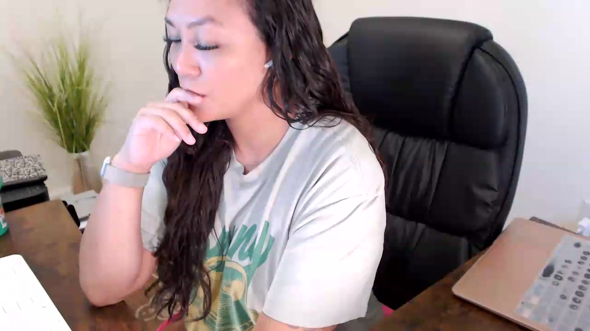 Gallery image thumbnail from MickaylaStar's myfreecams stream on, 07/24/2026, 13:33 image 12 of 20