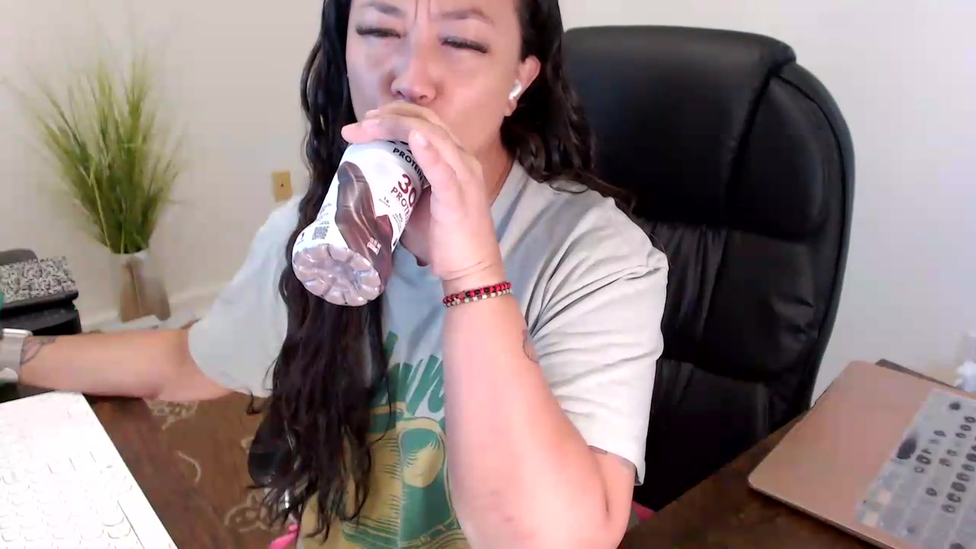 Gallery image thumbnail from MickaylaStar's myfreecams stream on, 07/24/2026, 13:33 image 17 of 20
