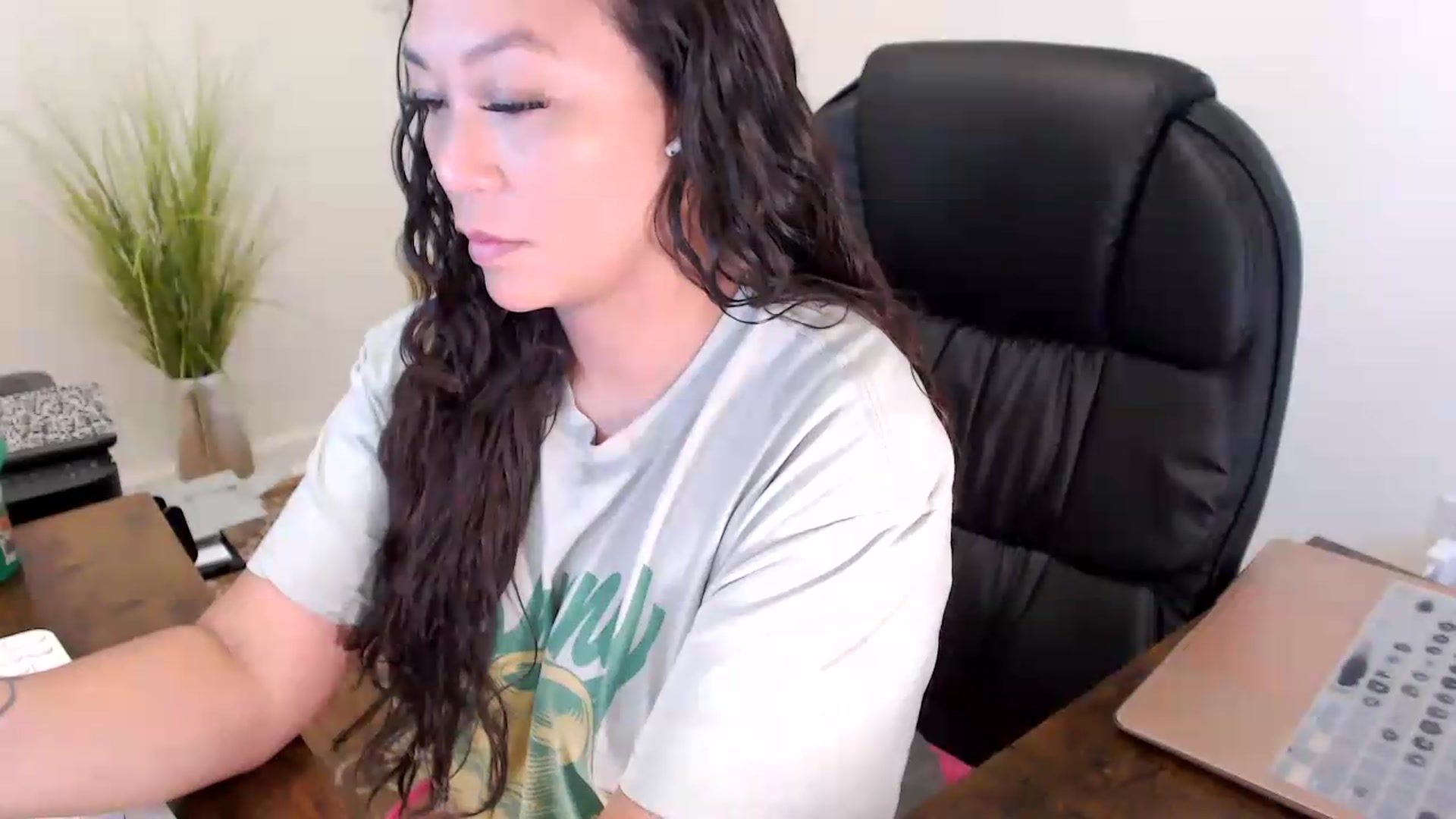 Gallery image thumbnail from MickaylaStar's myfreecams stream on, 07/24/2026, 13:33 image 9 of 20