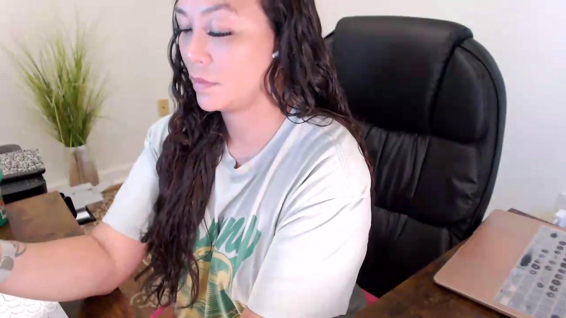 Gallery image thumbnail from MickaylaStar's myfreecams stream on, 07/24/2026, 13:33 image 11 of 20