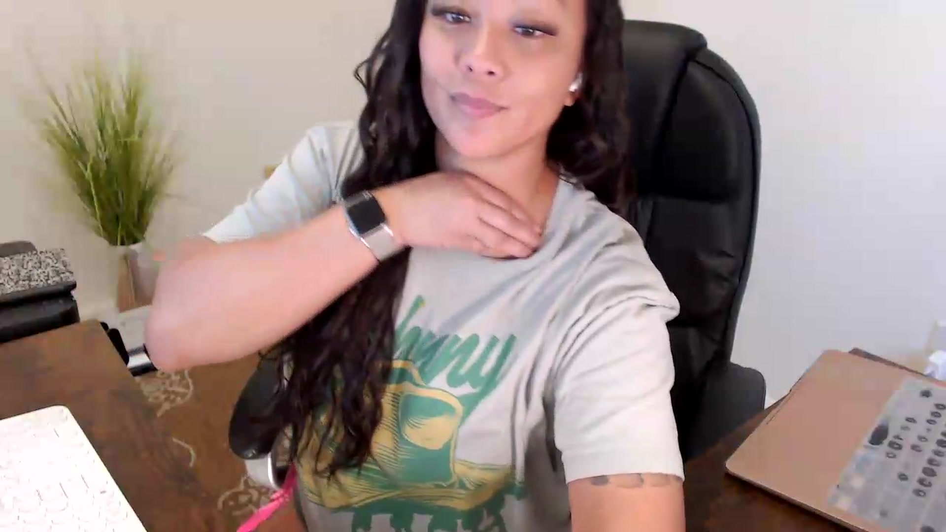 Gallery image thumbnail from MickaylaStar's myfreecams stream on, 07/24/2026, 14:45 image 3 of 20