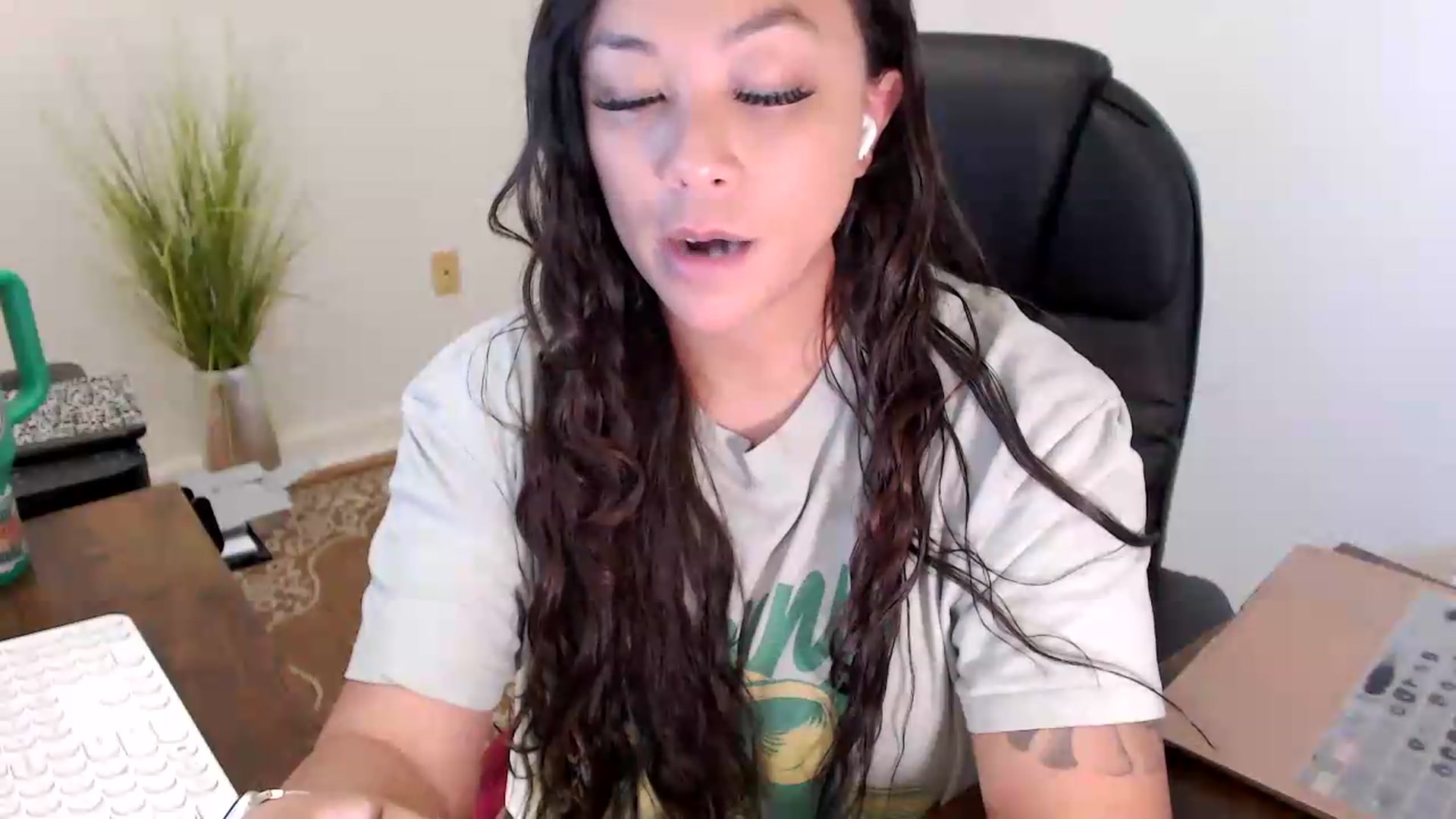 Gallery image thumbnail from MickaylaStar's myfreecams stream on, 07/24/2026, 14:45 image 20 of 20