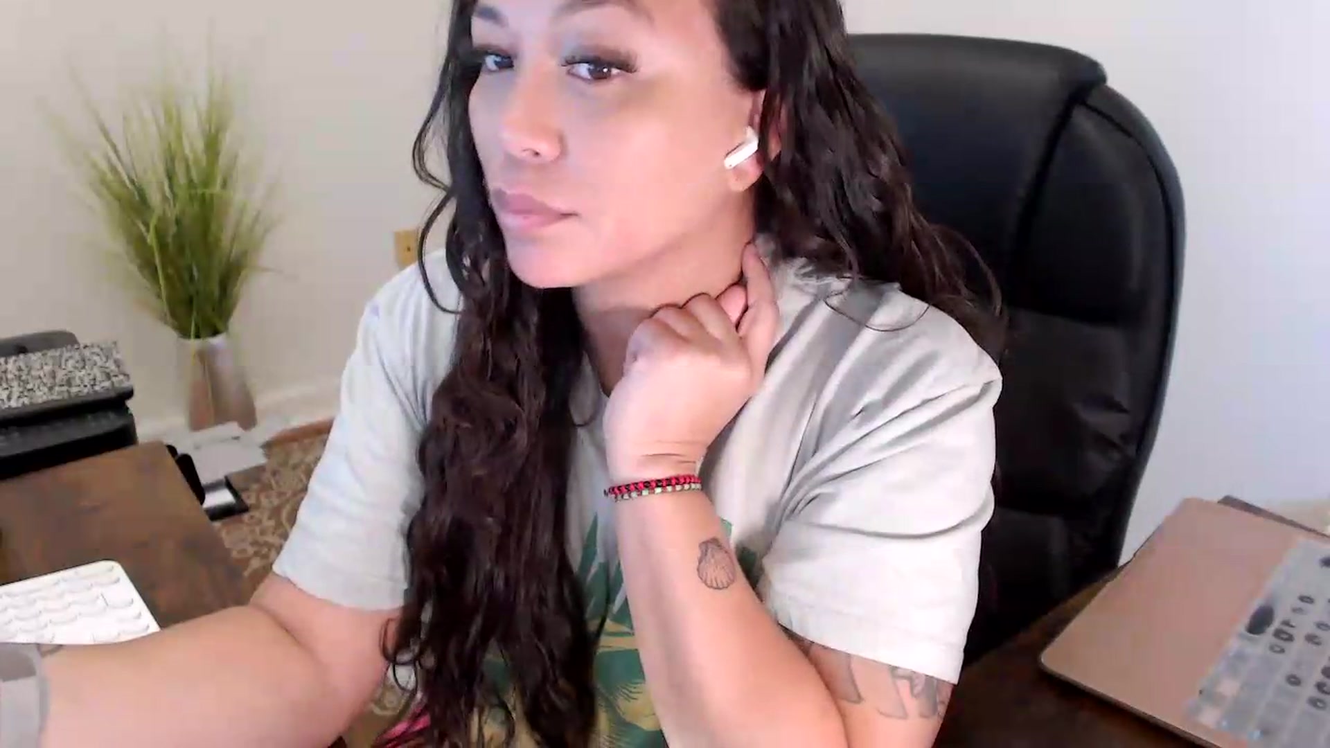 Gallery image thumbnail from MickaylaStar's myfreecams stream on, 07/24/2026, 14:45 image 9 of 20