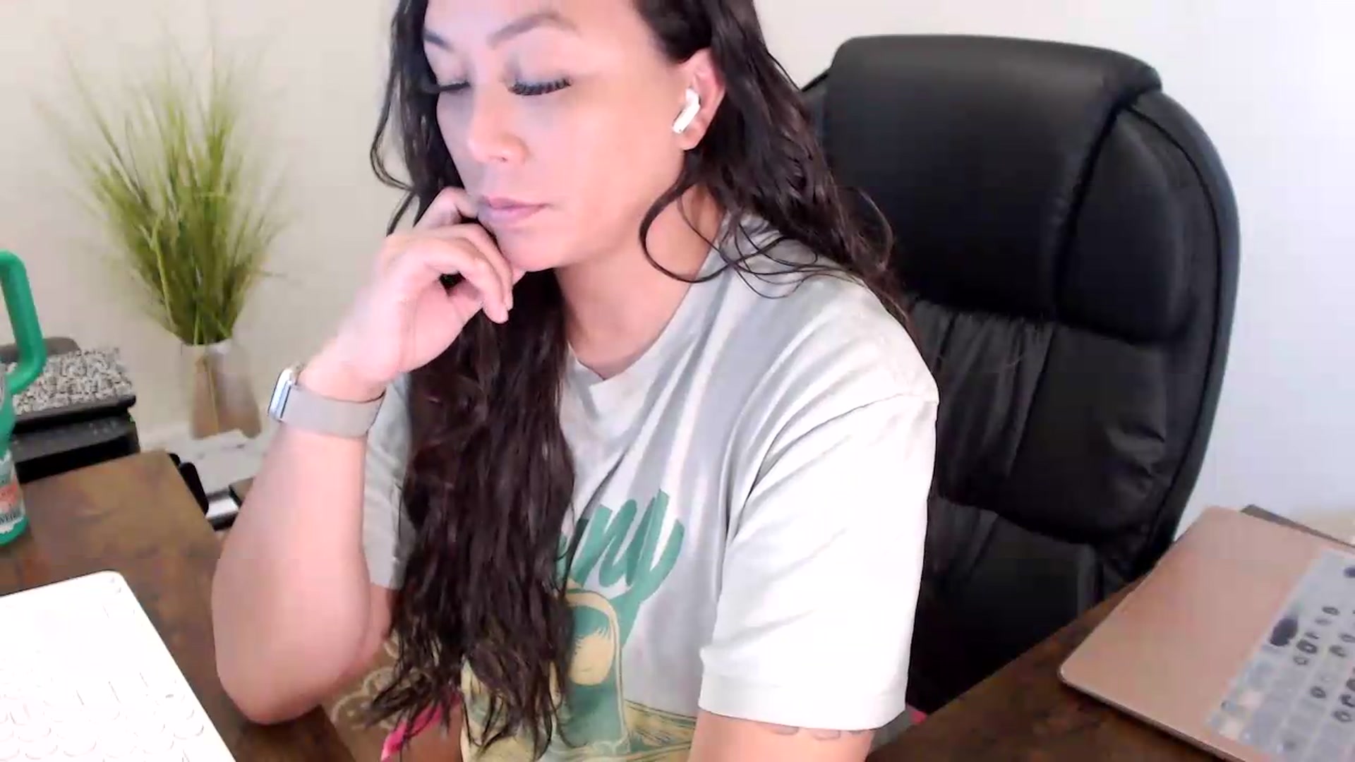 Gallery image thumbnail from MickaylaStar's myfreecams stream on, 07/24/2026, 14:45 image 16 of 20