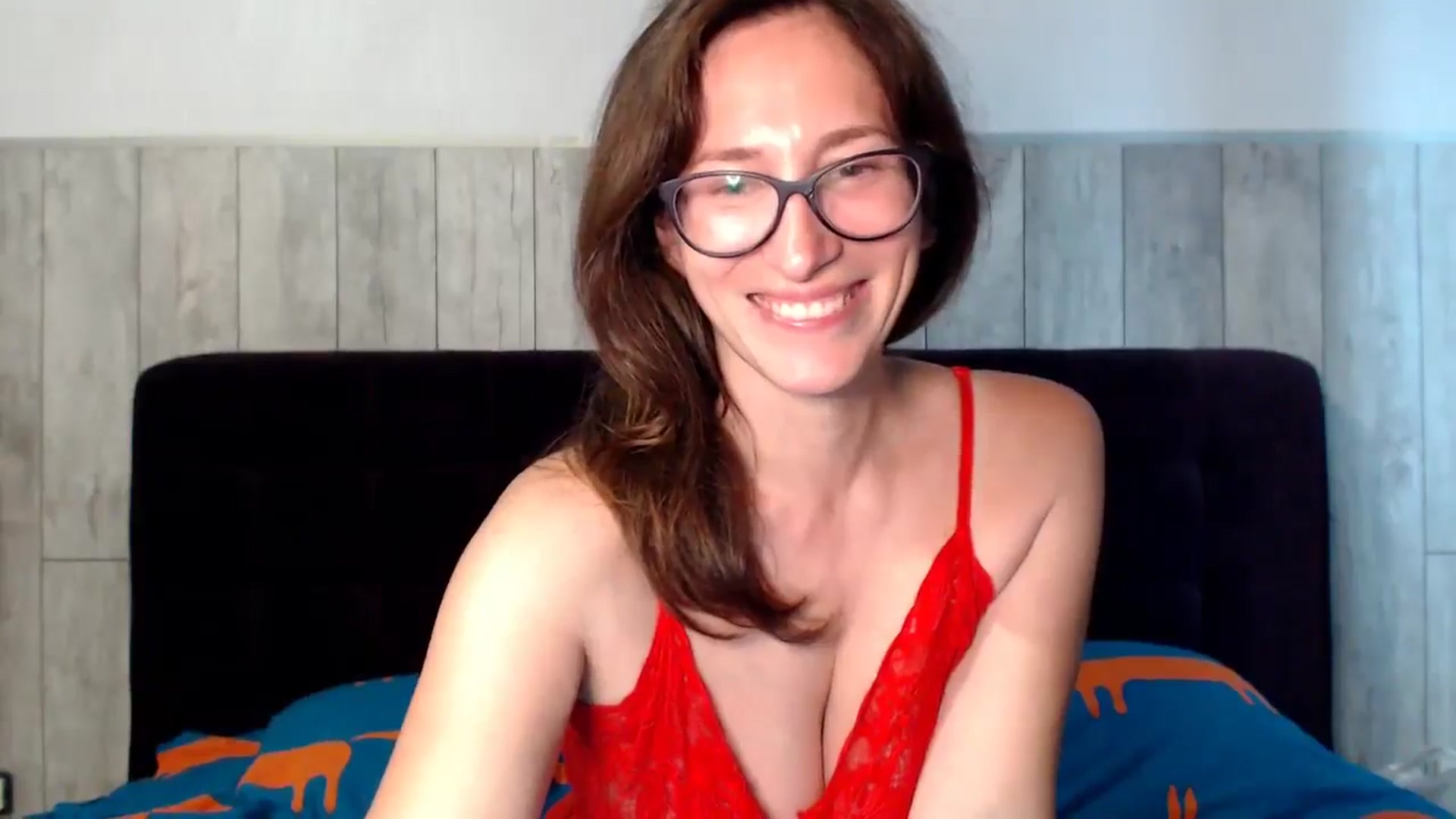 Gallery image thumbnail from Middlemist's myfreecams stream on, 08/05/2025, 12:24 image 8 of 20