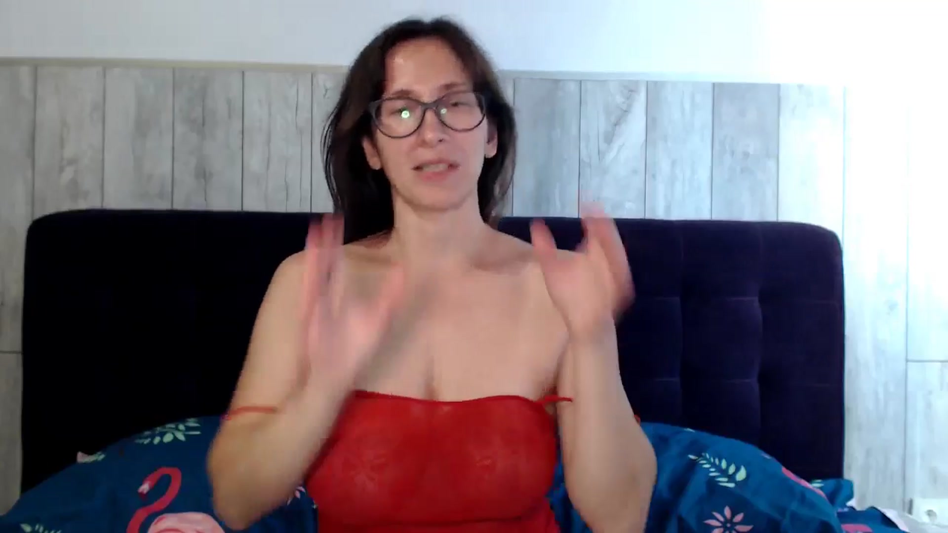 Gallery image thumbnail from Middlemist's myfreecams stream on, 08/06/2025, 14:00 image 3 of 20