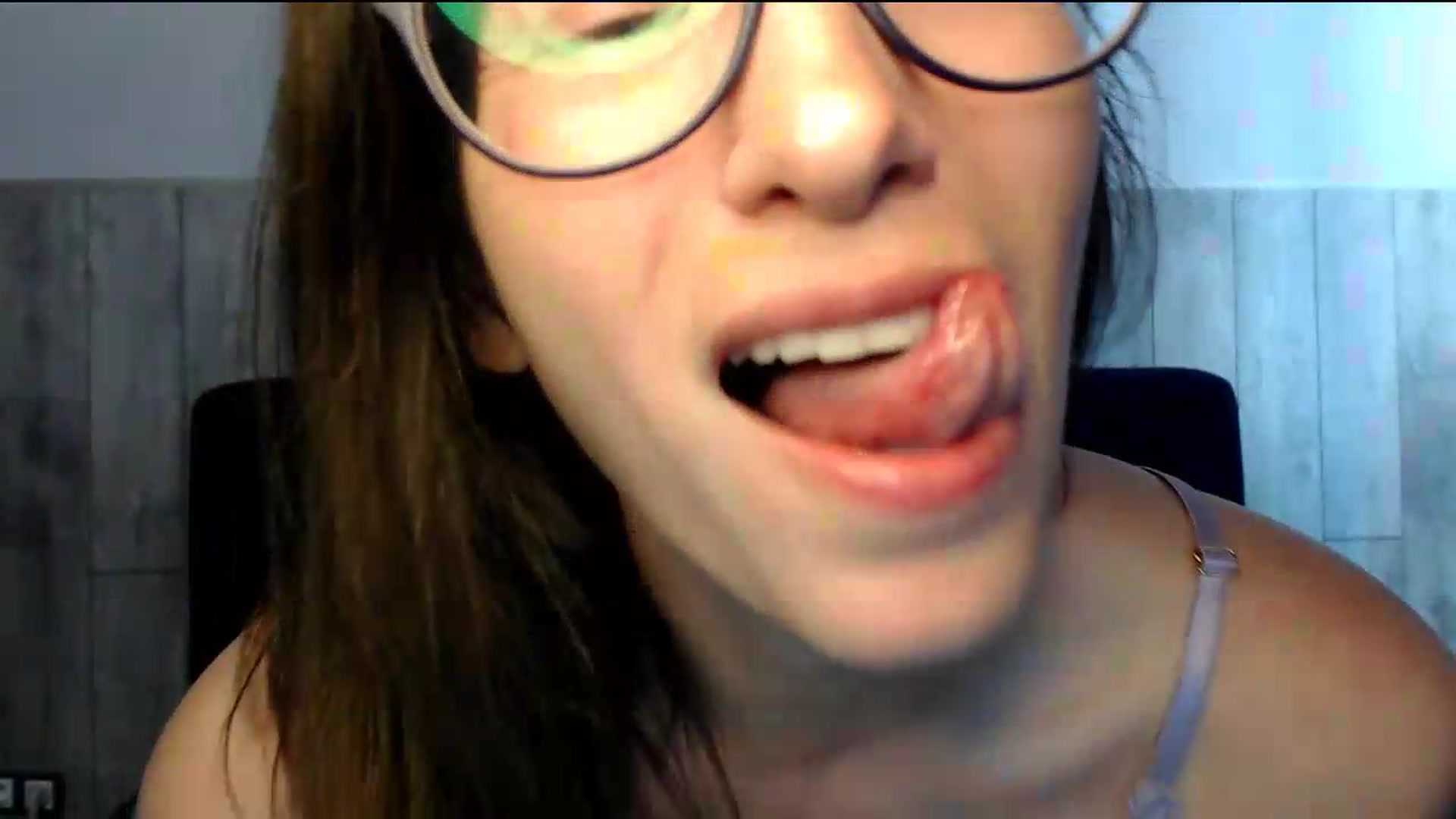 Gallery image thumbnail from Middlemist's myfreecams stream on, 06/28/2026, 12:06 image 9 of 20