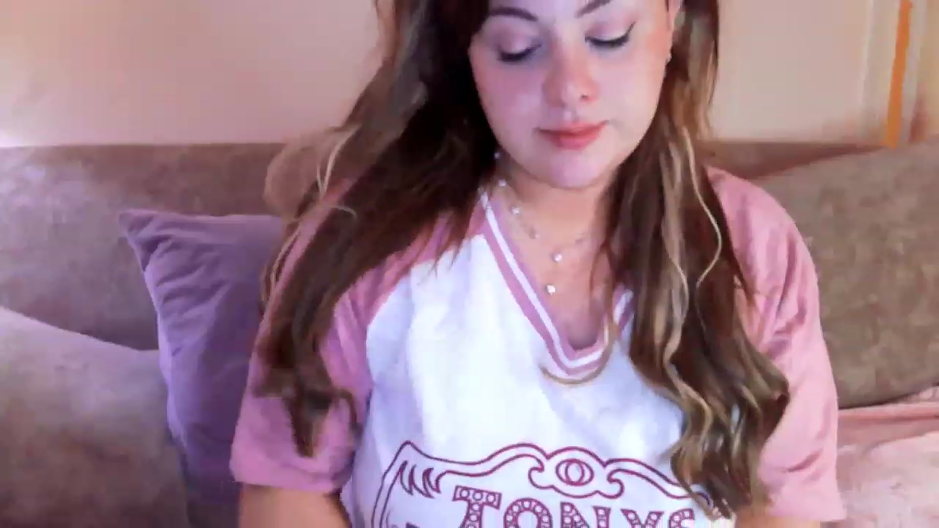Gallery image thumbnail from MidnightBunny's myfreecams stream on, 05/08/2023, 06:49 image 18 of 20