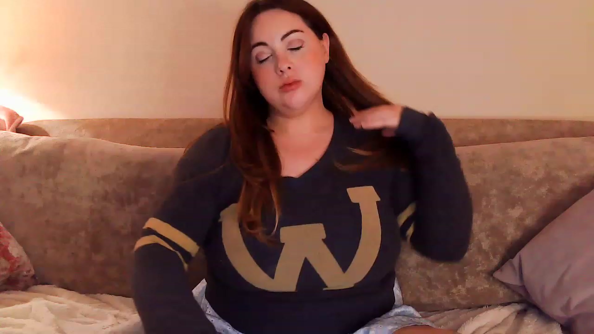Gallery image thumbnail from MidnightBunny's myfreecams stream on, 06/09/2023, 08:04 image 15 of 20