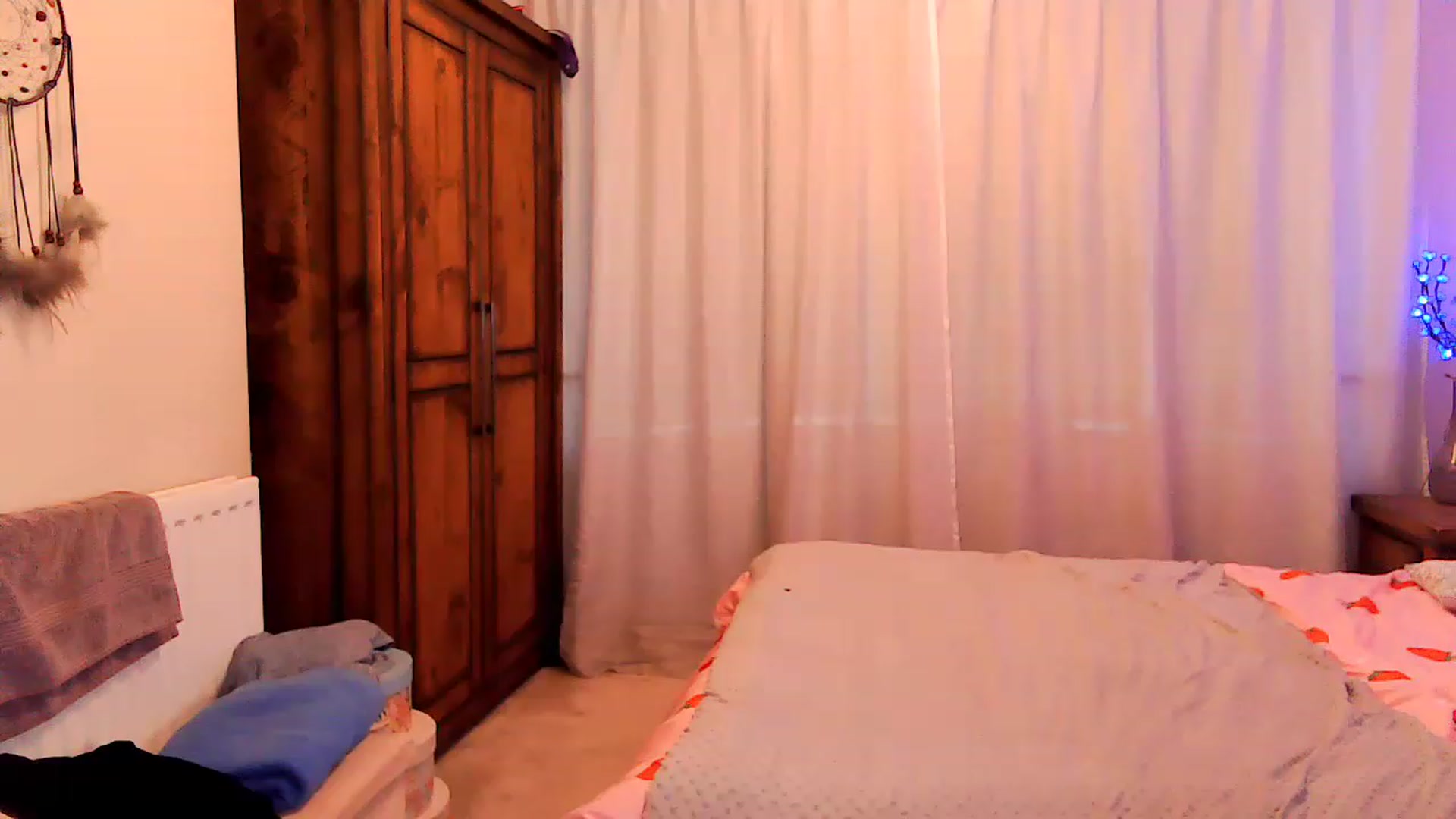 Gallery image thumbnail from MidnightBunny's myfreecams stream on, 06/18/2023, 05:43 image 8 of 20