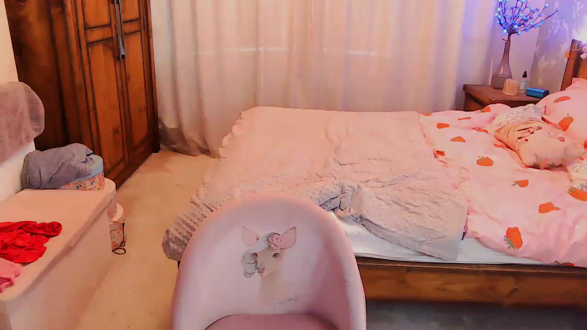 Gallery image thumbnail from MidnightBunny's myfreecams stream on, 07/06/2023, 05:50 image 5 of 20