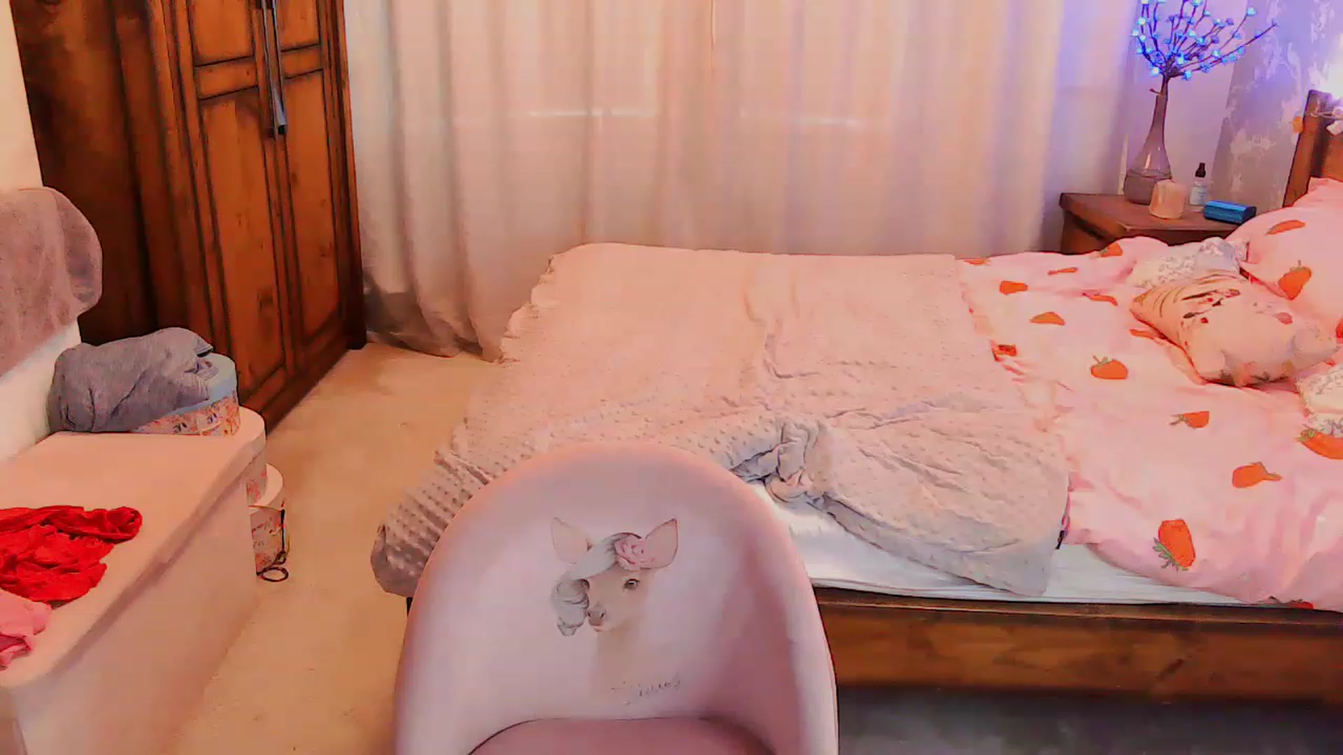 Gallery image thumbnail from MidnightBunny's myfreecams stream on, 07/06/2023, 05:50 image 4 of 20