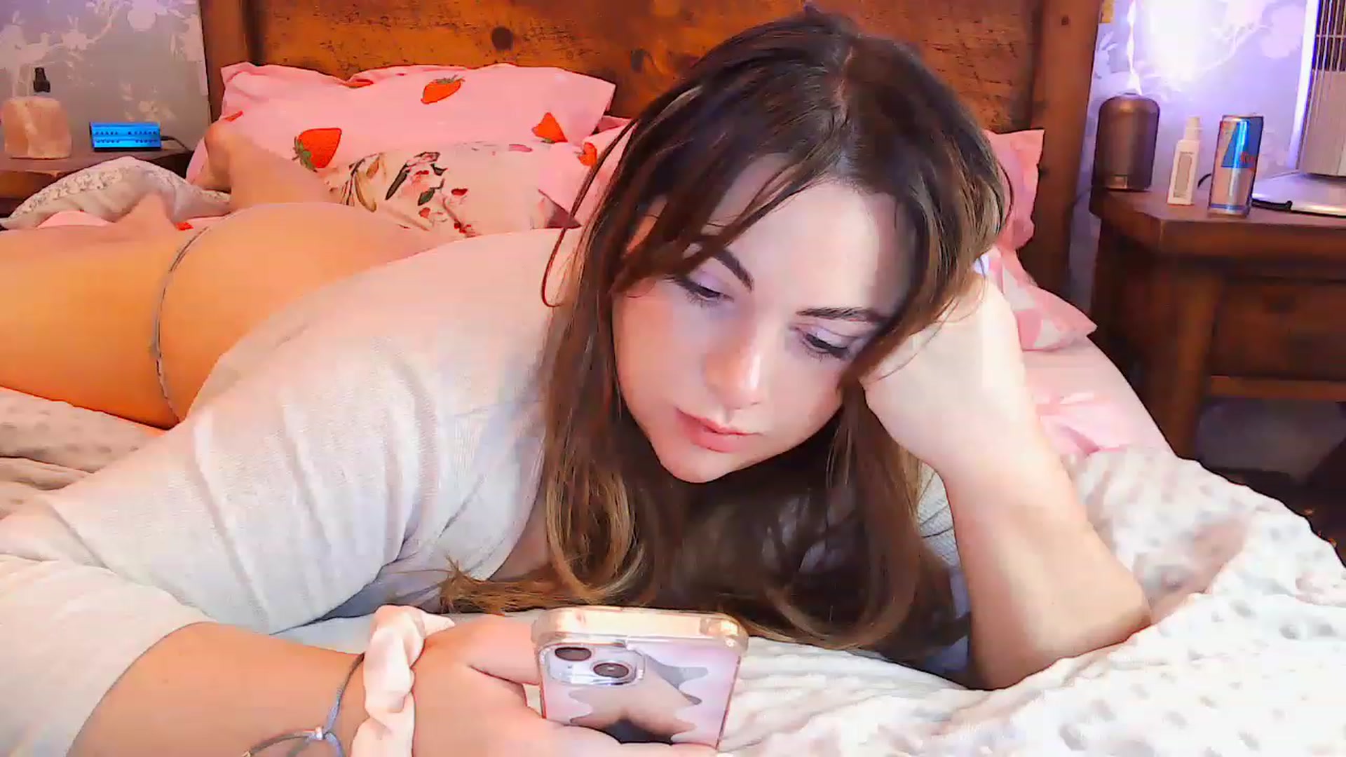 Gallery image thumbnail from MidnightBunny's myfreecams stream on, 07/06/2023, 06:17 image 5 of 20