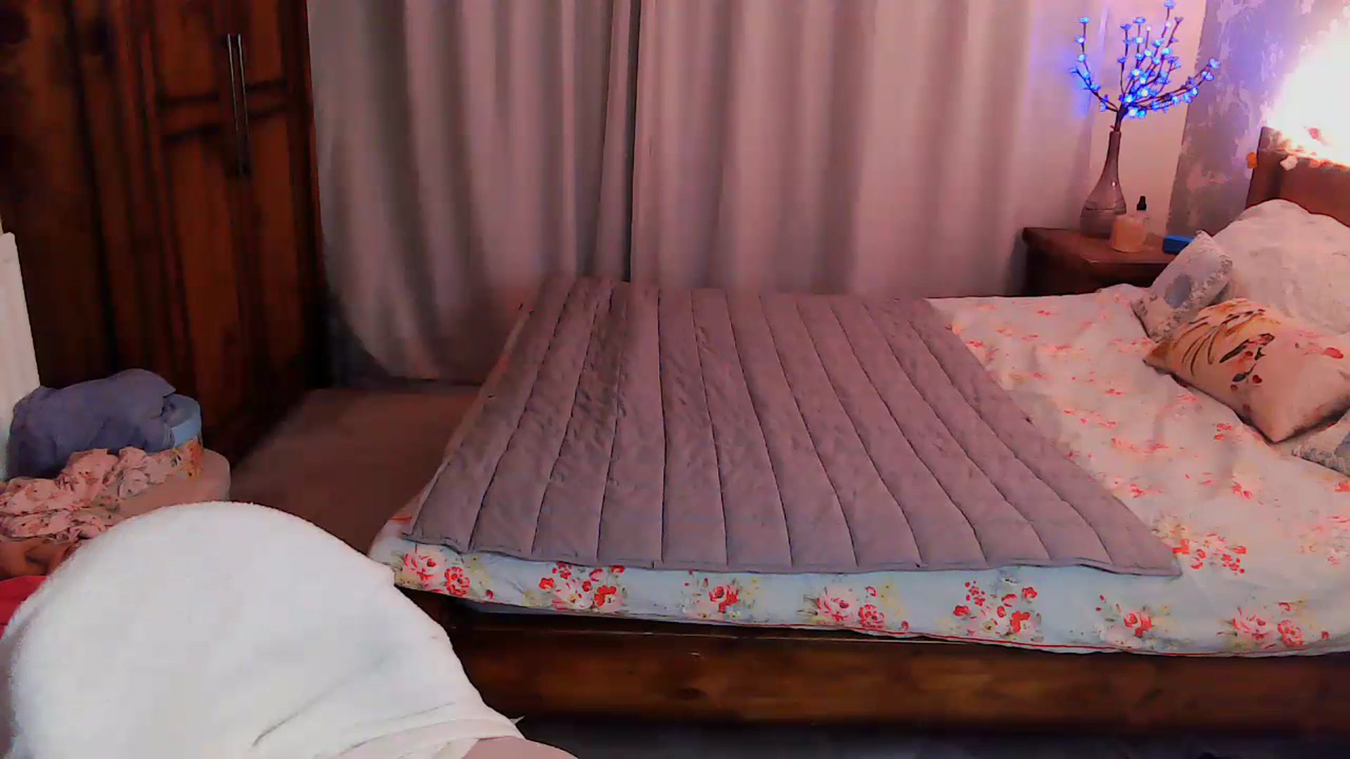 Gallery image thumbnail from MidnightBunny's myfreecams stream on, 07/11/2023, 22:21 image 16 of 20
