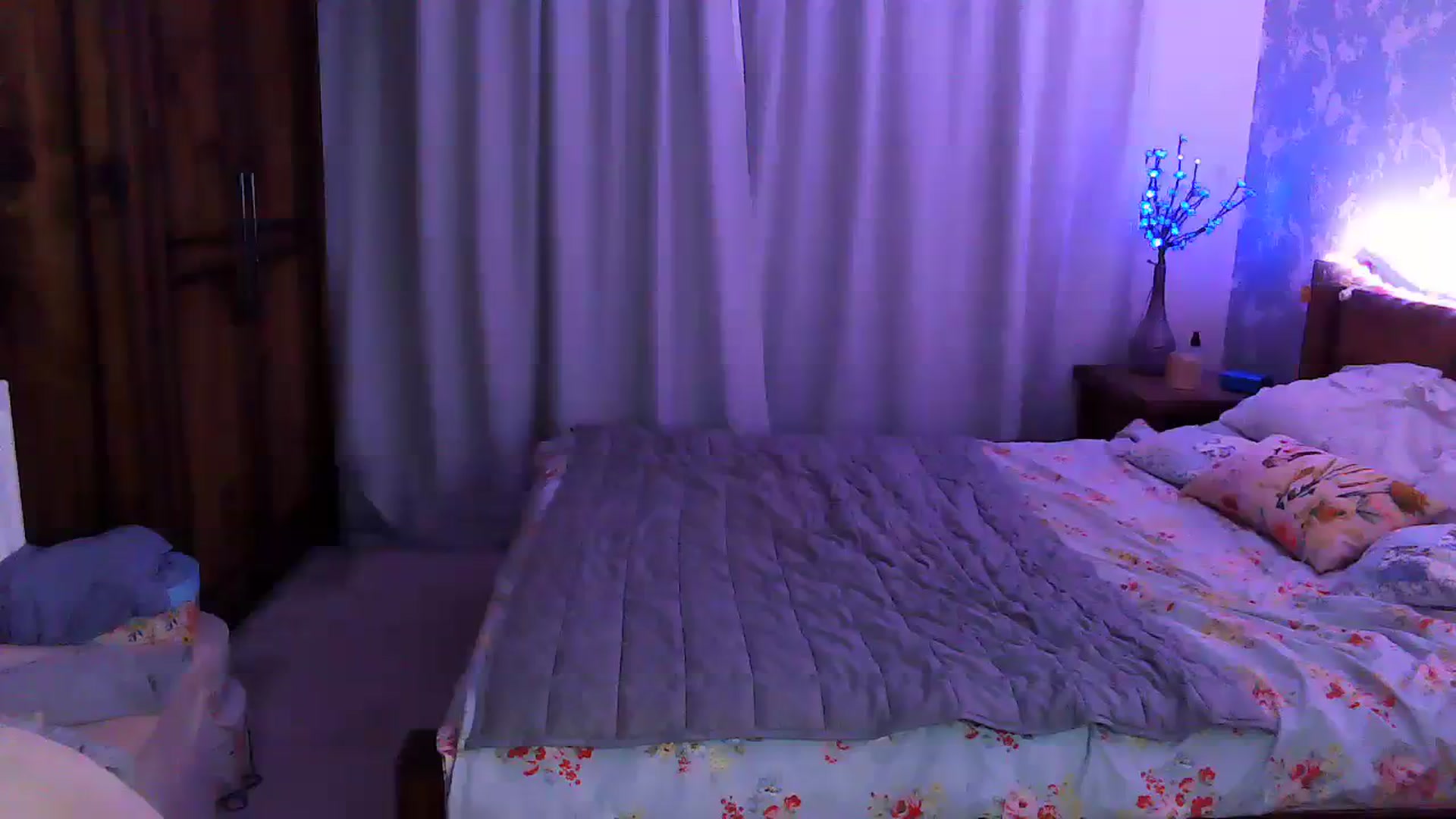 Gallery image thumbnail from MidnightBunny's myfreecams stream on, 07/31/2023, 04:31 image 3 of 20