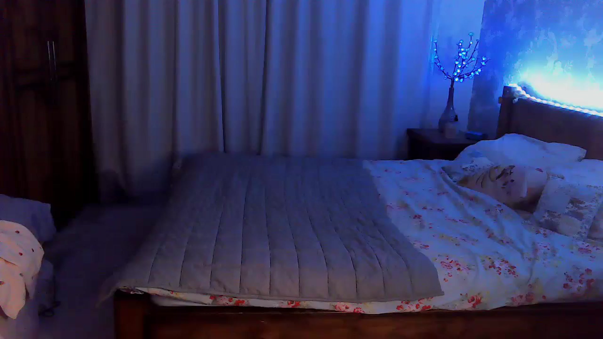 Gallery image thumbnail from MidnightBunny's myfreecams stream on, 08/24/2023, 05:39 image 7 of 20