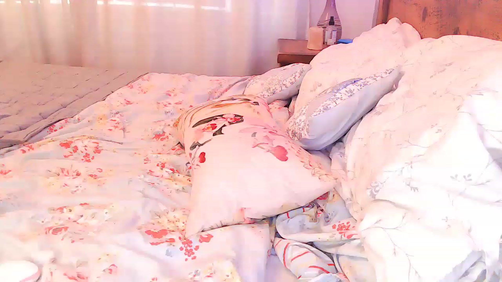 Gallery image thumbnail from MidnightBunny's myfreecams stream on, 08/25/2023, 07:58 image 3 of 20