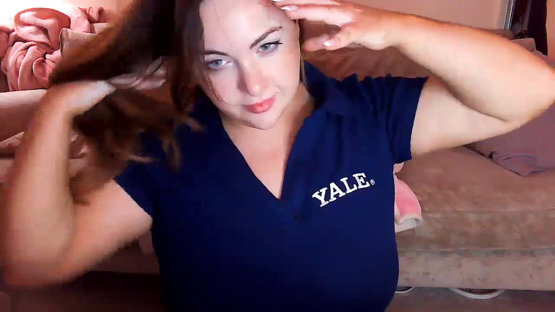 Gallery image thumbnail from MidnightBunny's myfreecams stream on, 10/03/2023, 03:26 image 10 of 20