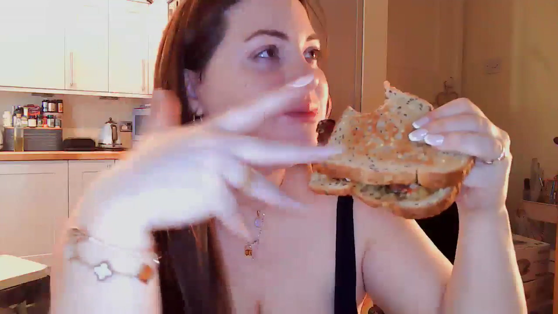 Gallery image thumbnail from MidnightBunny's myfreecams stream on, 12/11/2023, 11:13 image 9 of 20