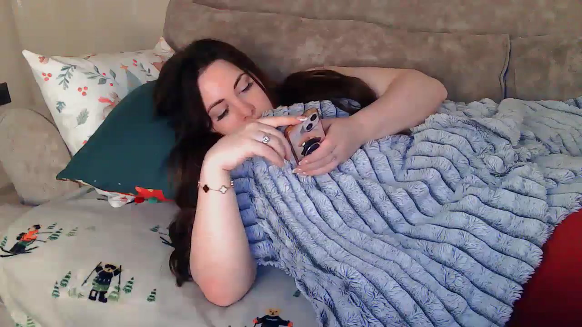 Gallery image thumbnail from MidnightBunny's myfreecams stream on, 12/18/2023, 06:42 image 19 of 20