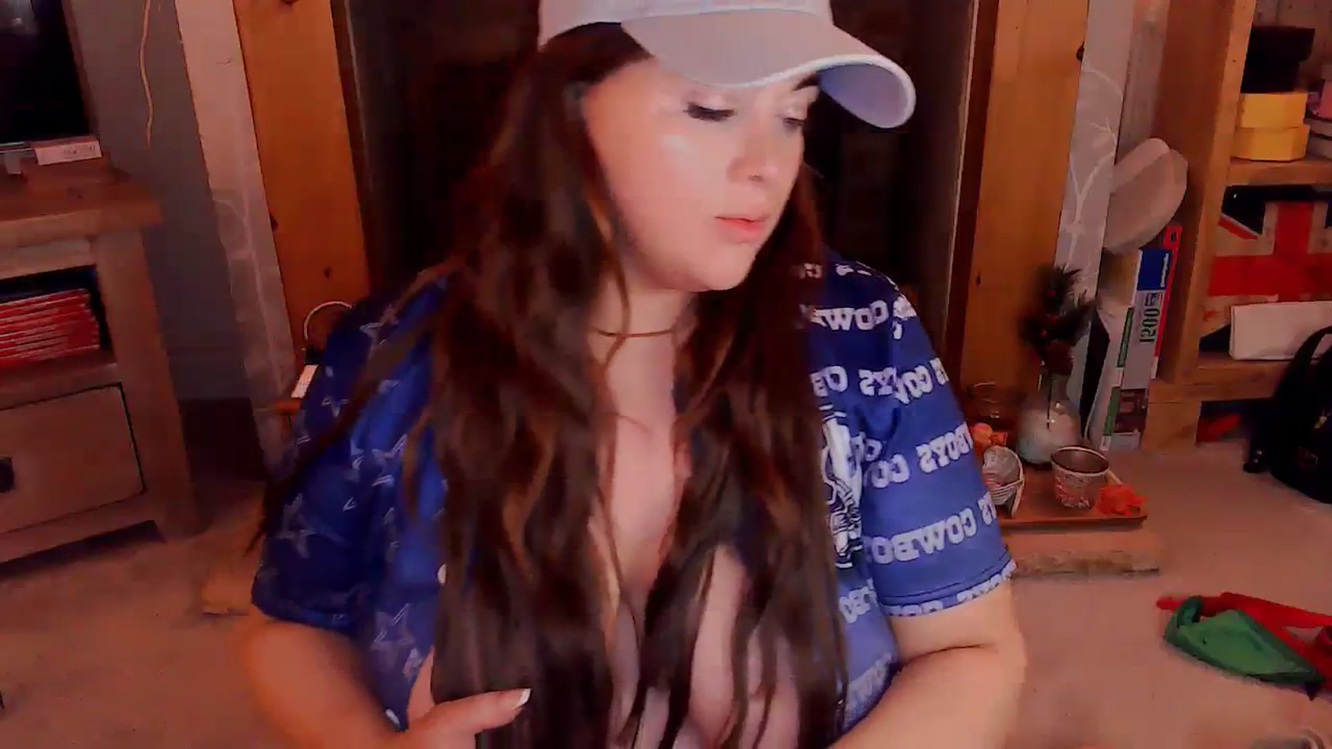 Gallery image thumbnail from MidnightBunny's myfreecams stream on, 12/22/2023, 08:49 image 3 of 20
