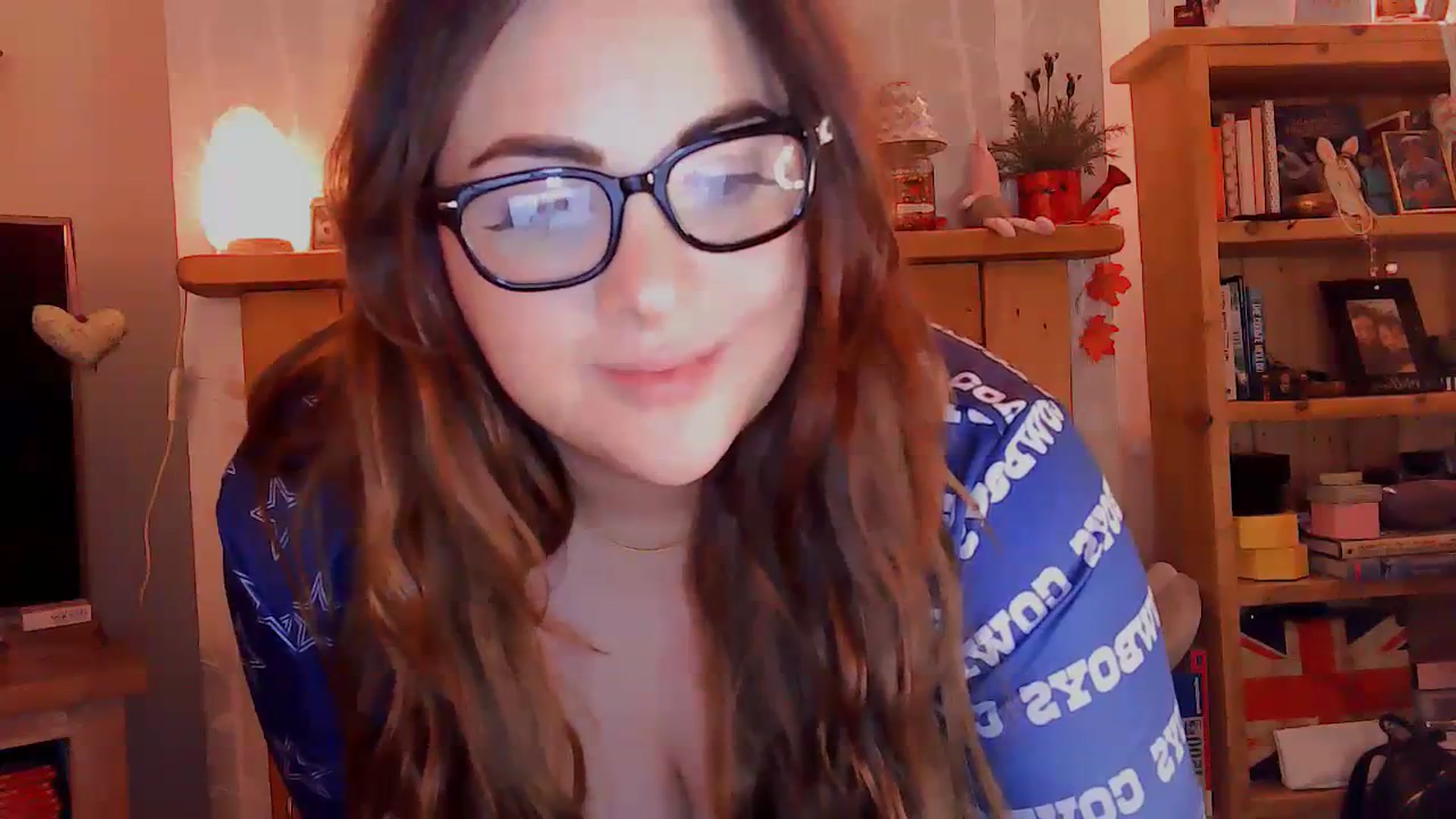 Gallery image thumbnail from MidnightBunny's myfreecams stream on, 12/22/2023, 08:49 image 10 of 20