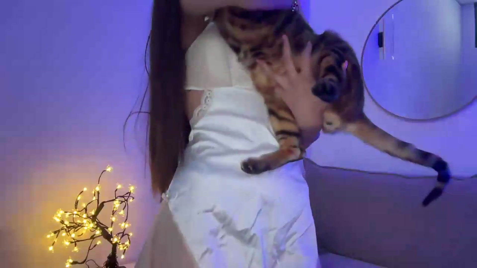 Gallery image thumbnail from MidnightElle's myfreecams stream on, 08/15/2026, 09:03 image 4 of 20