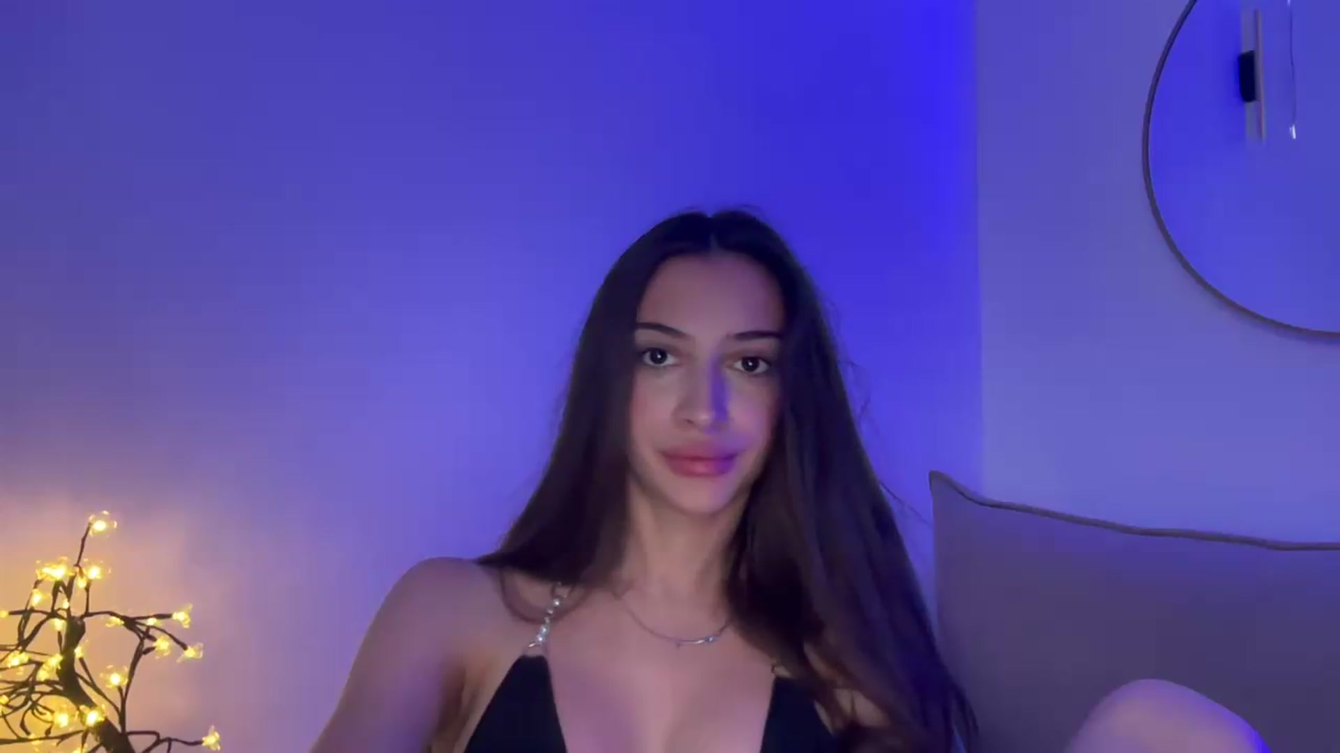 Gallery image thumbnail from MidnightElle's myfreecams stream on, 08/17/2026, 09:07 image 19 of 20