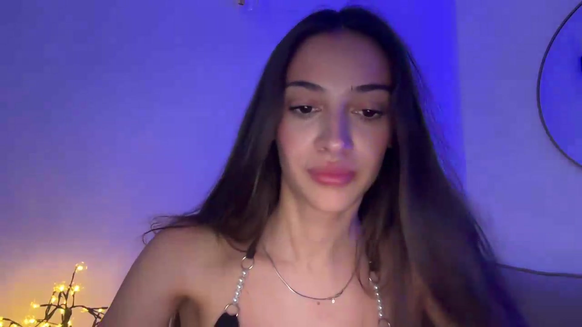 Gallery image thumbnail from MidnightElle's myfreecams stream on, 08/17/2026, 09:45 image 13 of 20