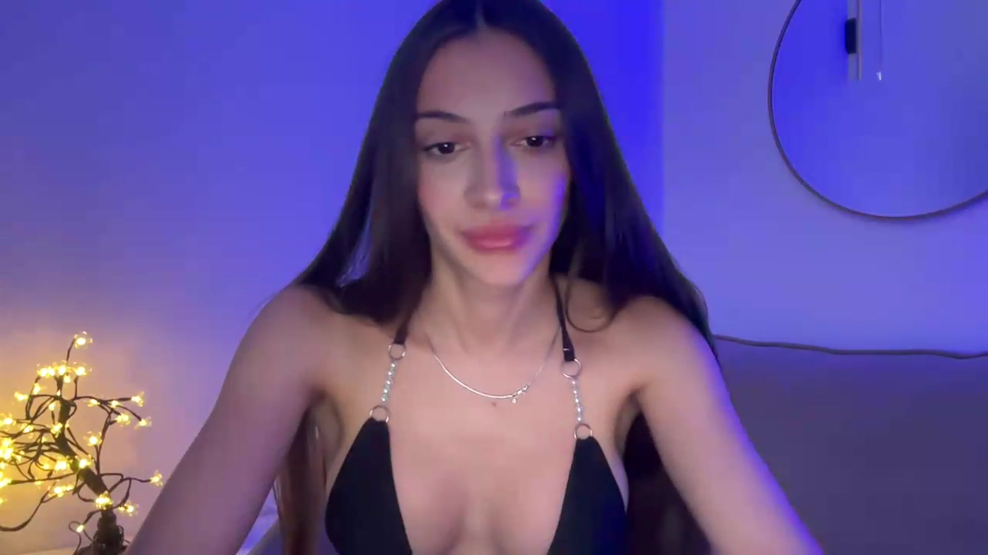 Gallery image thumbnail from MidnightElle's myfreecams stream on, 08/17/2026, 10:37 image 8 of 20