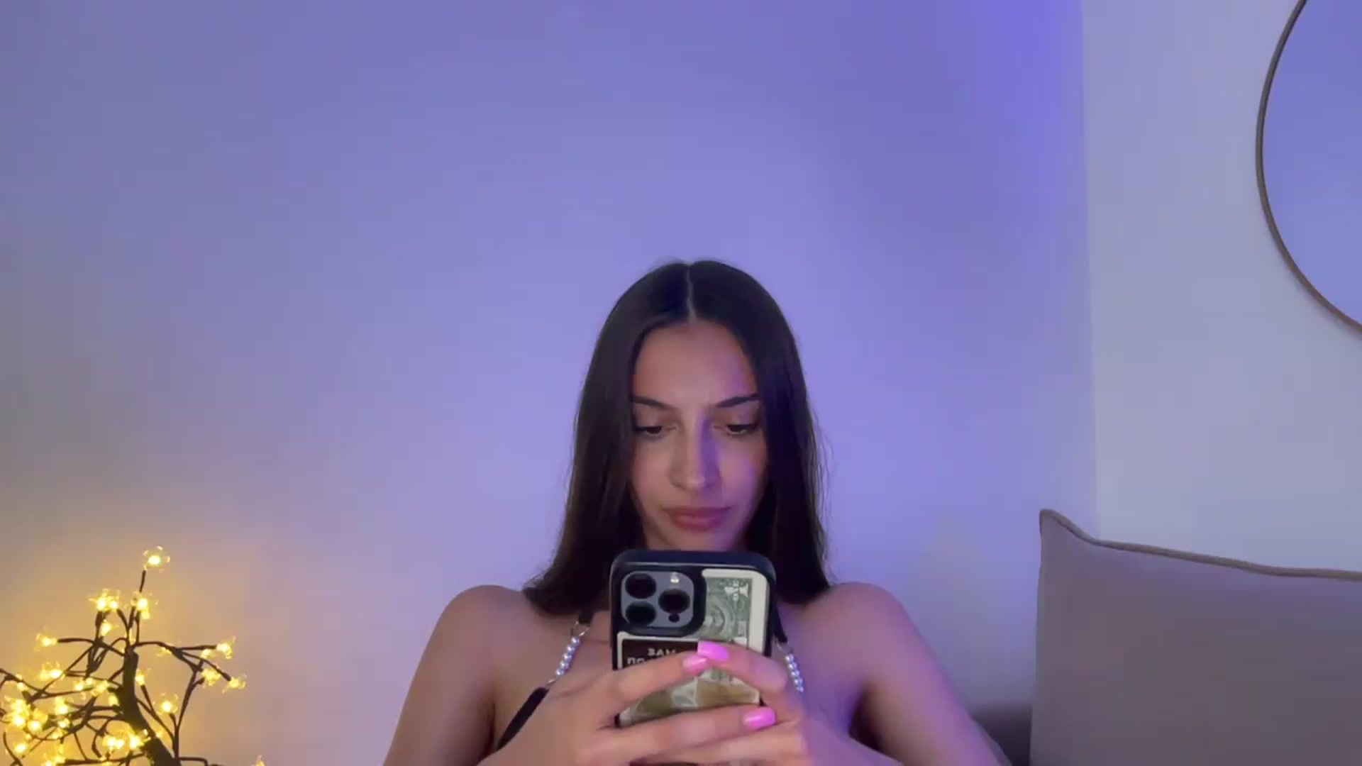 Gallery image thumbnail from MidnightElle's myfreecams stream on, 08/17/2026, 13:38 image 13 of 20