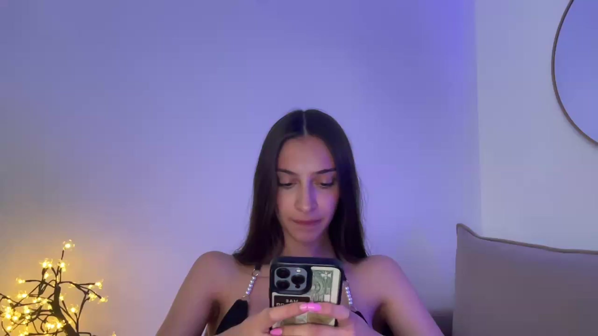 Gallery image thumbnail from MidnightElle's myfreecams stream on, 08/17/2026, 13:38 image 12 of 20